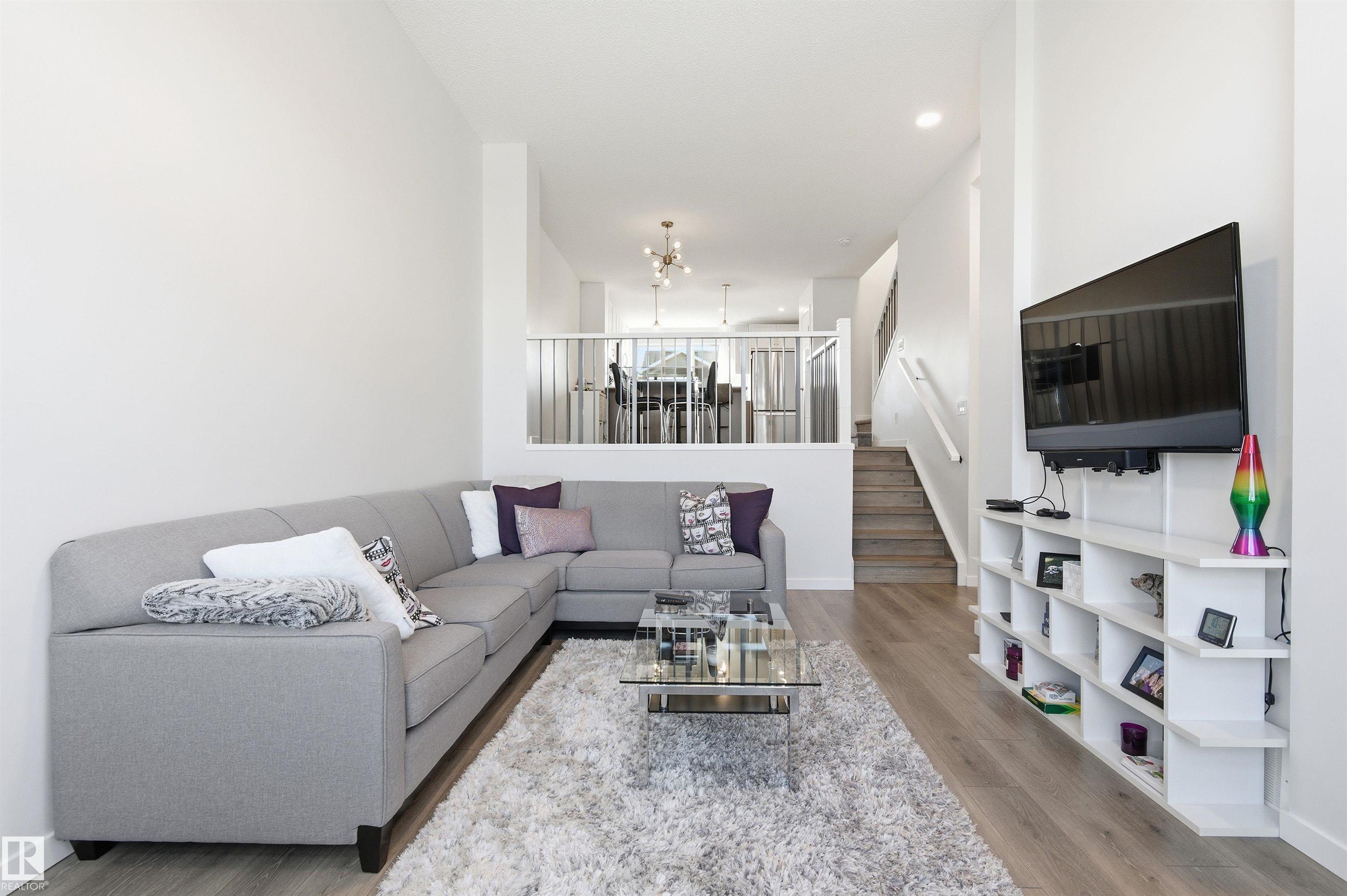 Photo 7 at 656 35 Street SW, Charlesworth, Edmonton