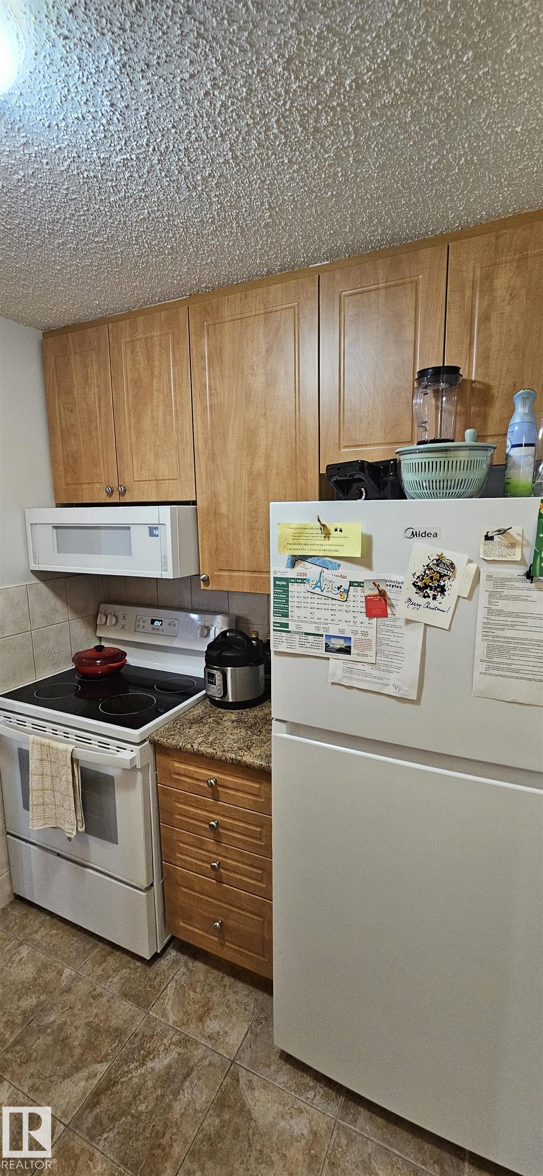 Photo 8 at 906 - 11307 99 Avenue NW, Wîhkwêntôwin, Edmonton