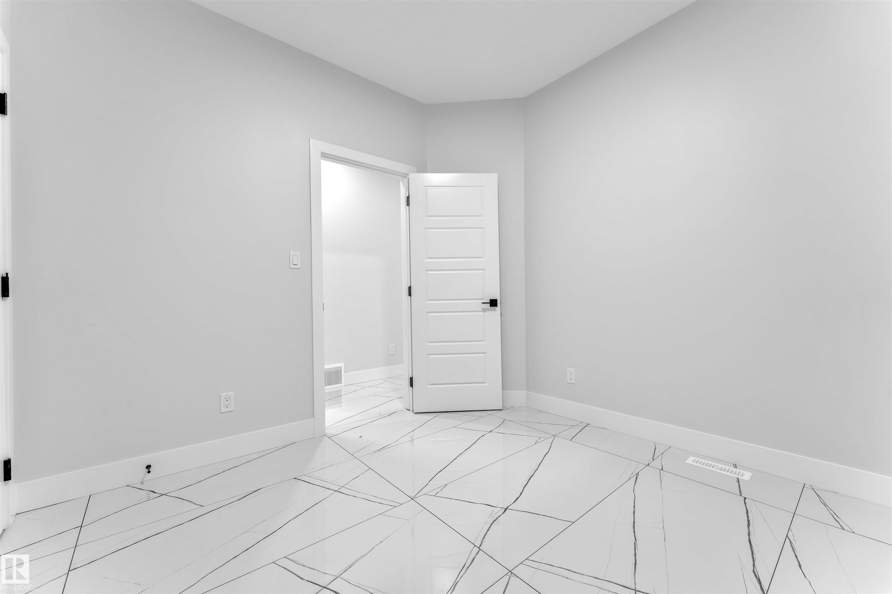 Photo 9 at 22827 80 Avenue NW, Rosenthal, Edmonton