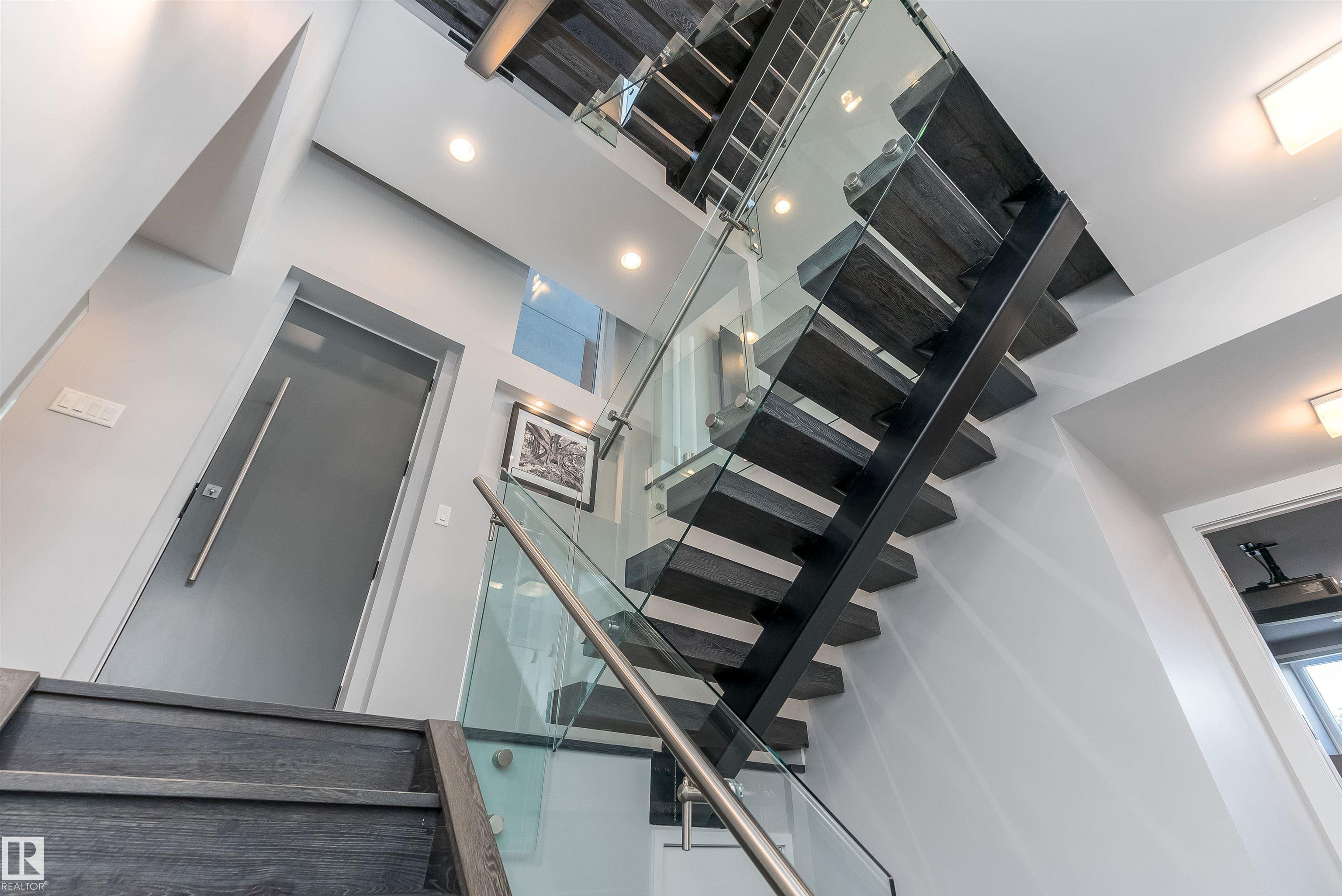 Photo 20 at 9509 99b Street NW, Strathcona, Edmonton