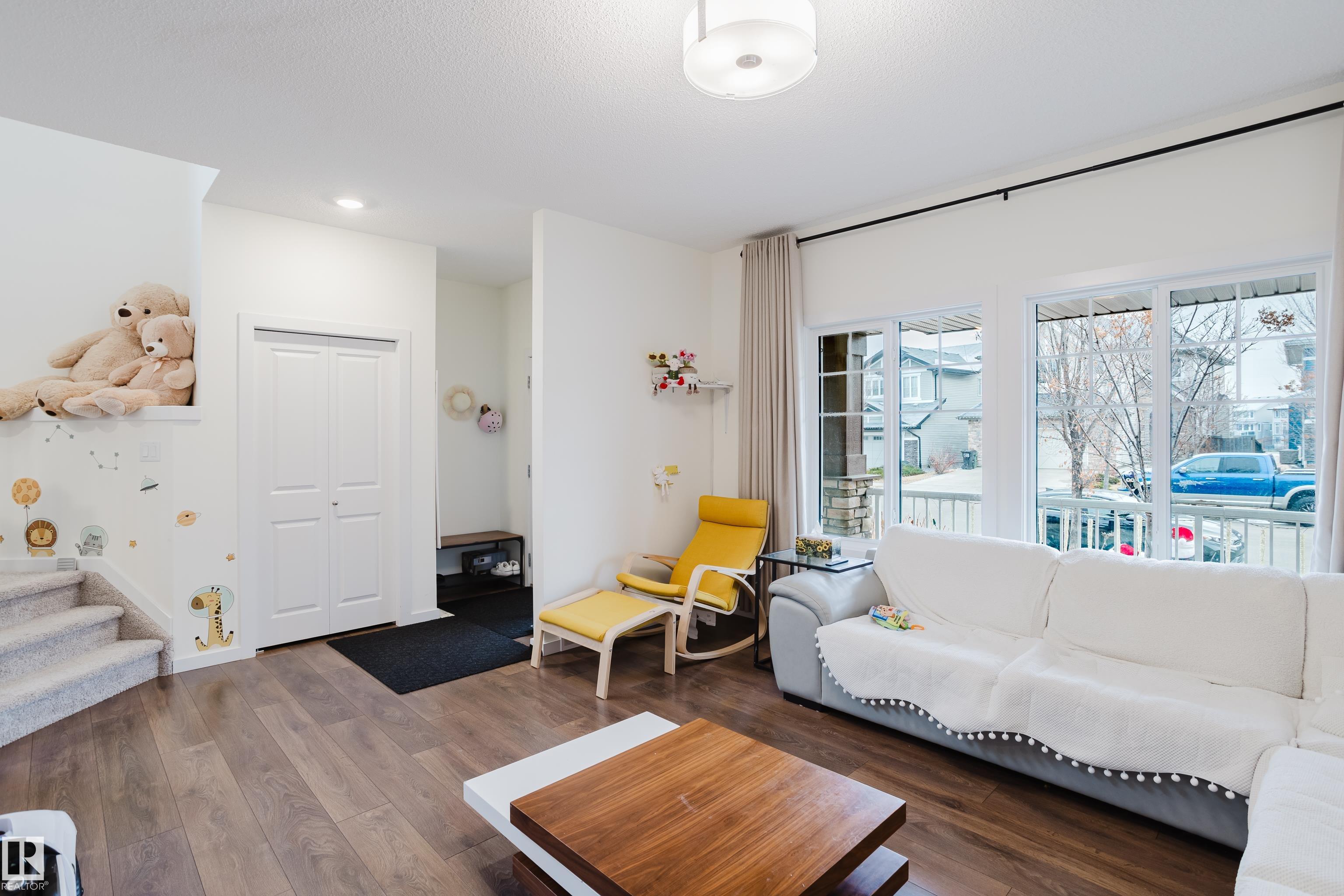 Photo 10 at 2124 Glenridding Way SW, Glenridding Heights, Edmonton