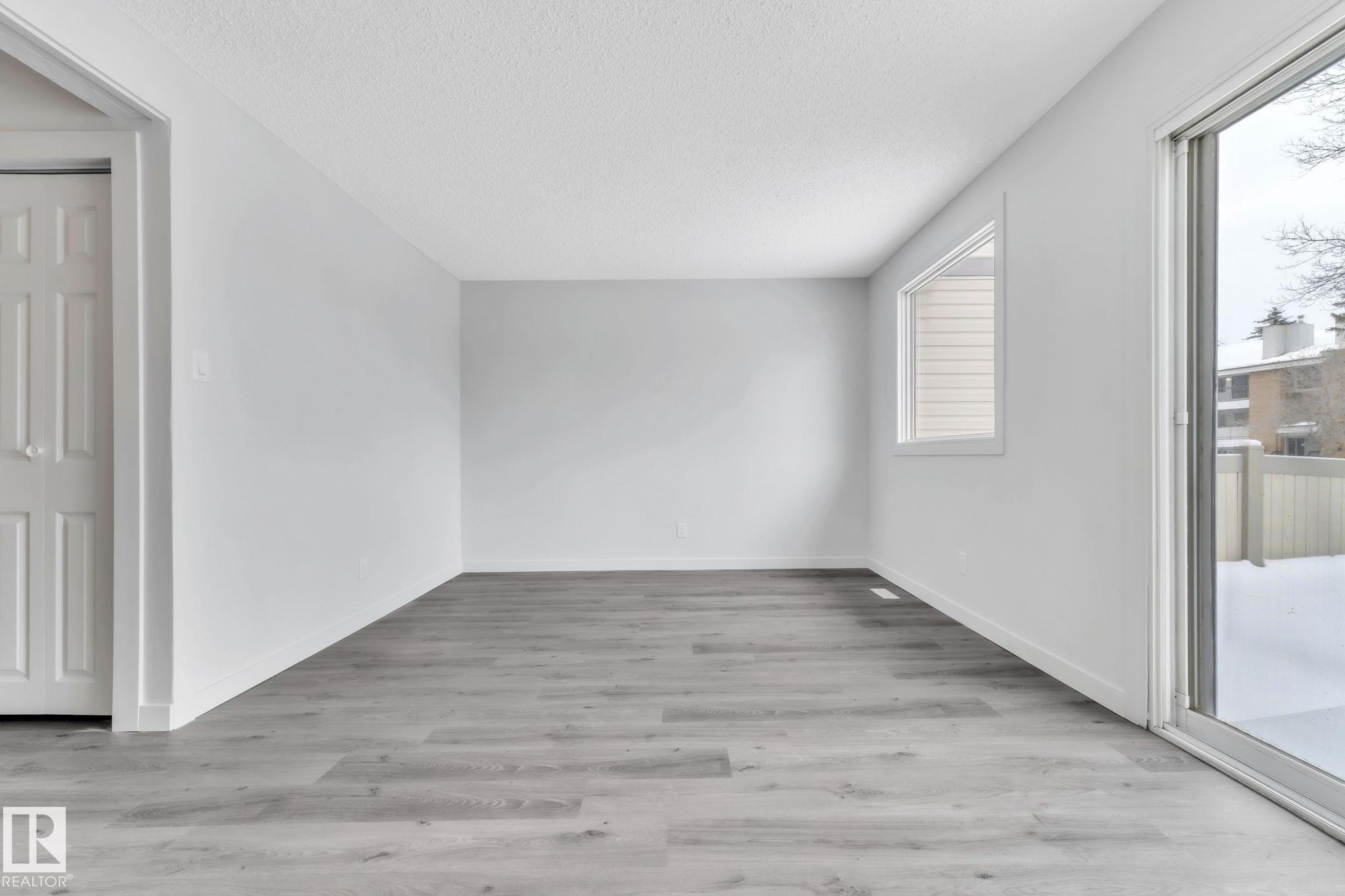 Photo 7 at 1281 Hooke Road NW, Overlanders, Edmonton