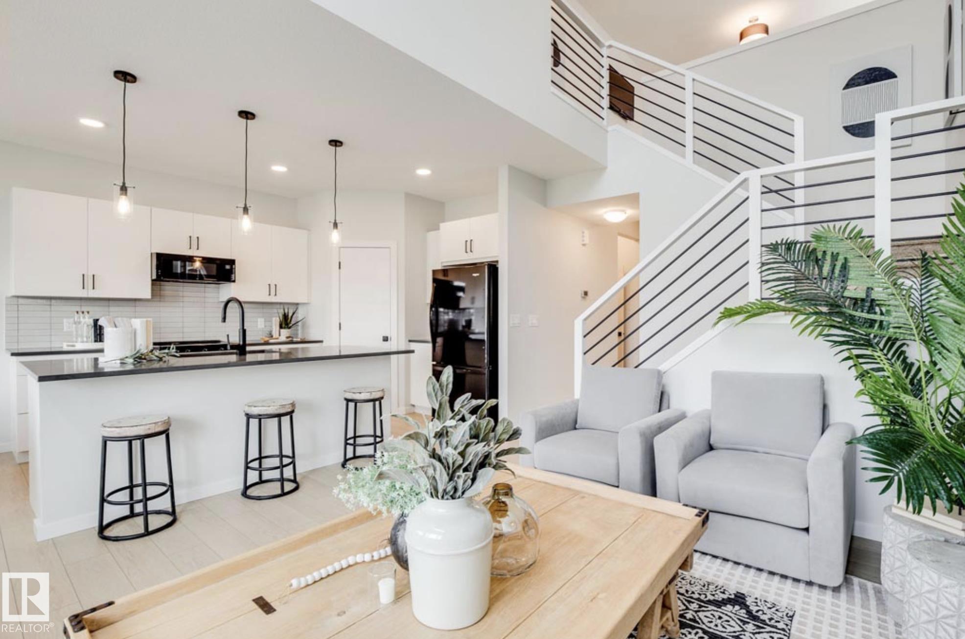 2535 211 Street NW, The Uplands, Edmonton