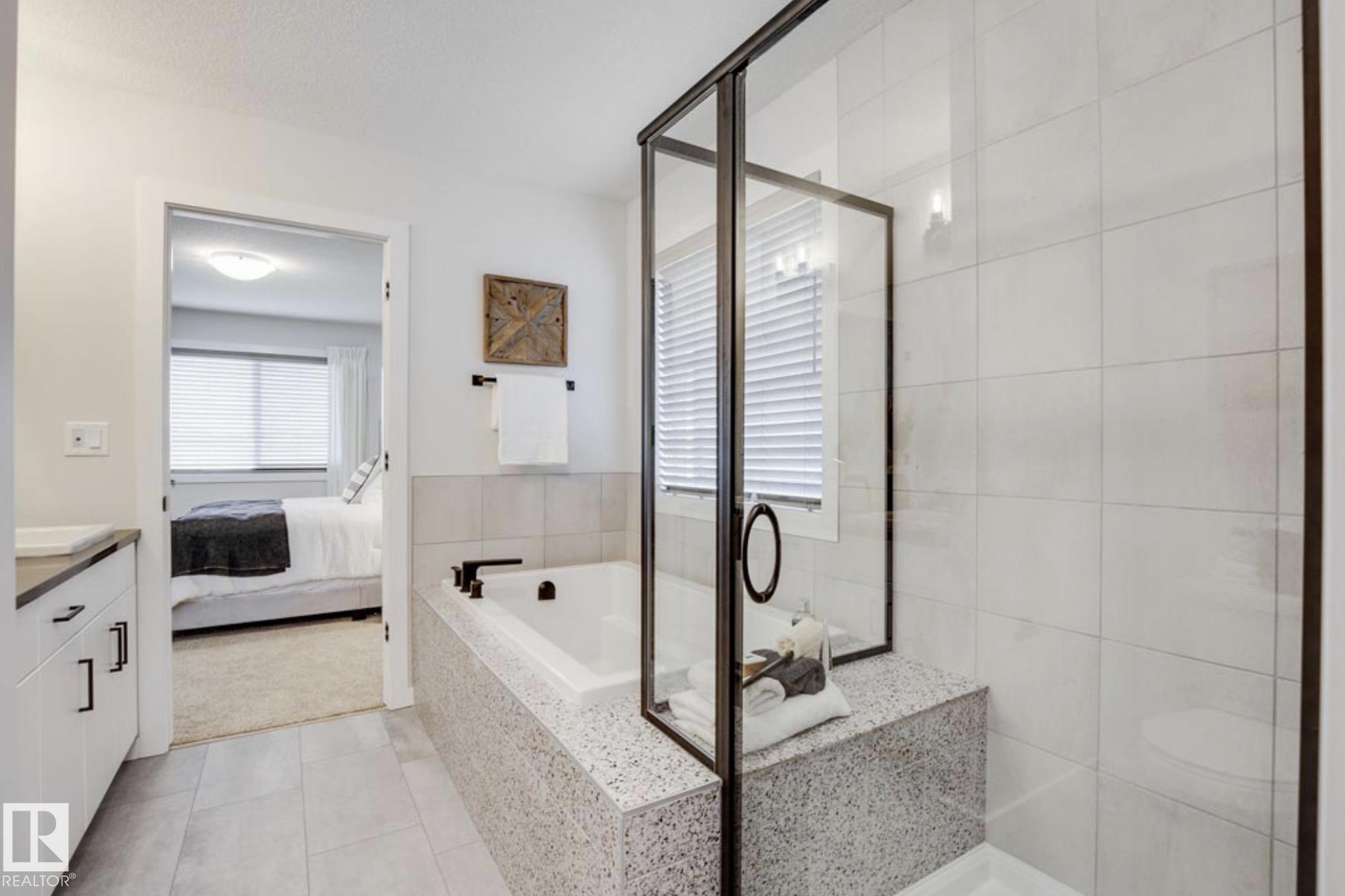 Photo 15 at 2535 211 Street NW, The Uplands, Edmonton