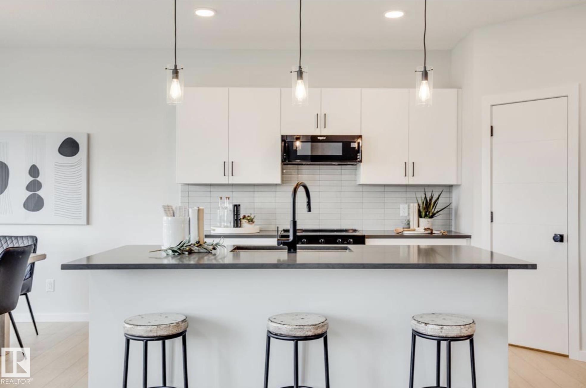 2535 211 Street NW, The Uplands, Edmonton