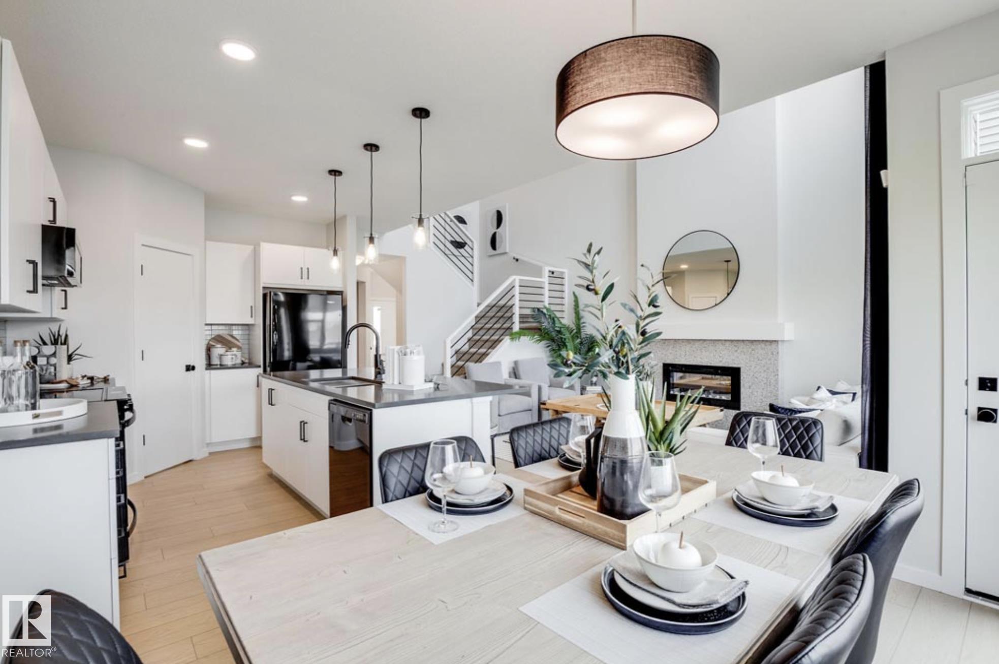 2535 211 Street NW, The Uplands, Edmonton