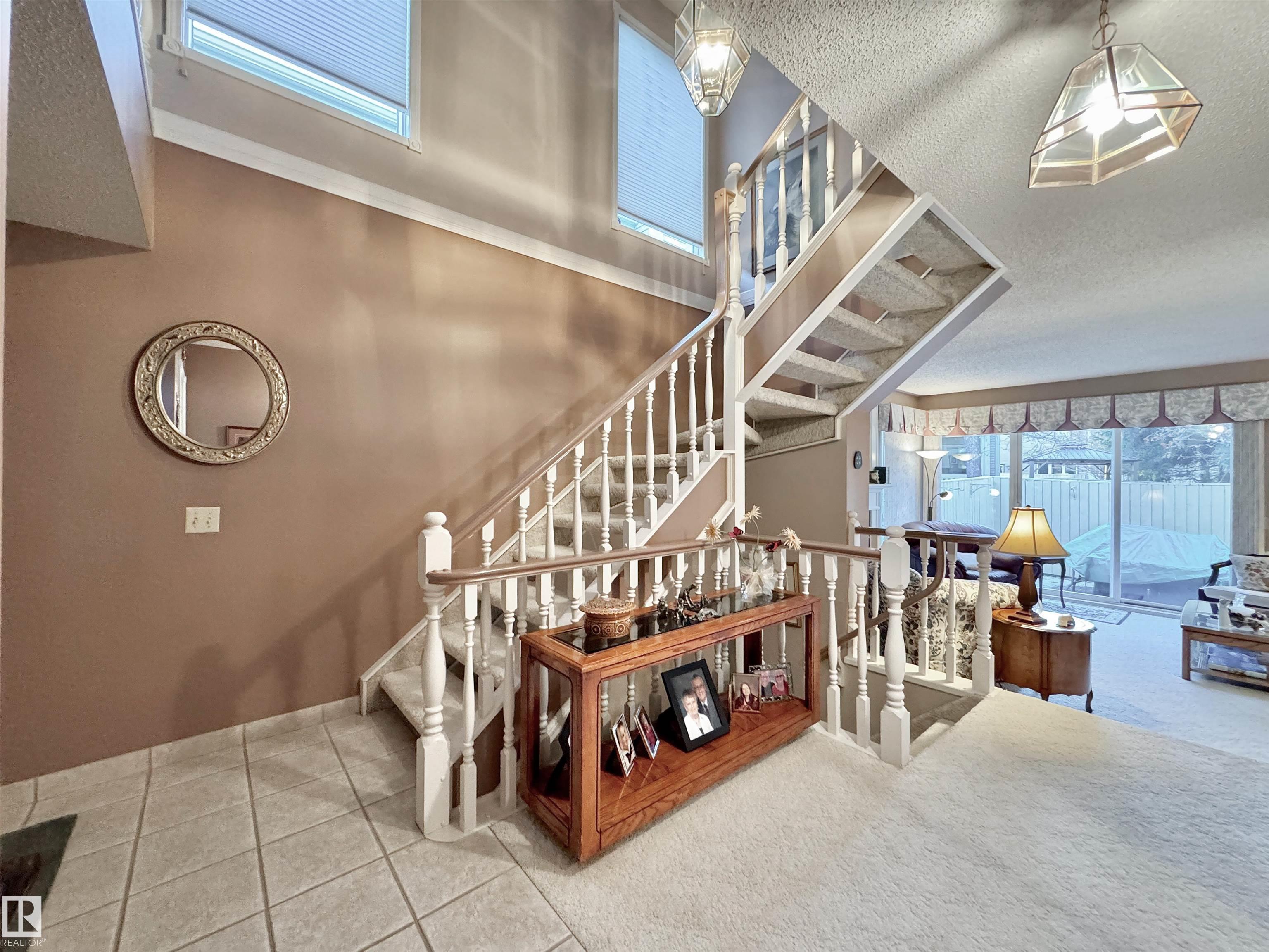 Photo 2 at 1057 109 Street NW, Bearspaw, Edmonton