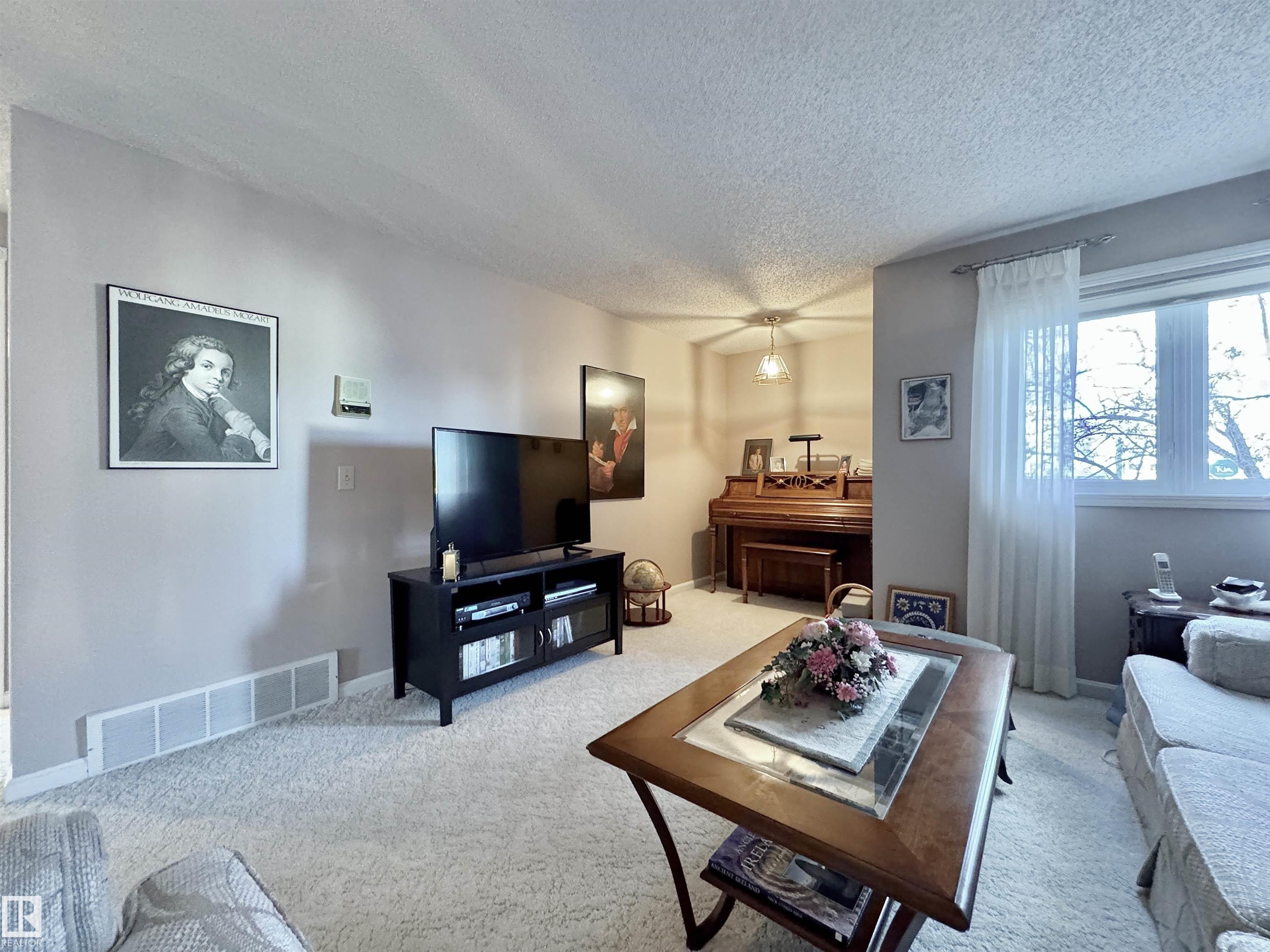 Photo 12 at 1057 109 Street NW, Bearspaw, Edmonton