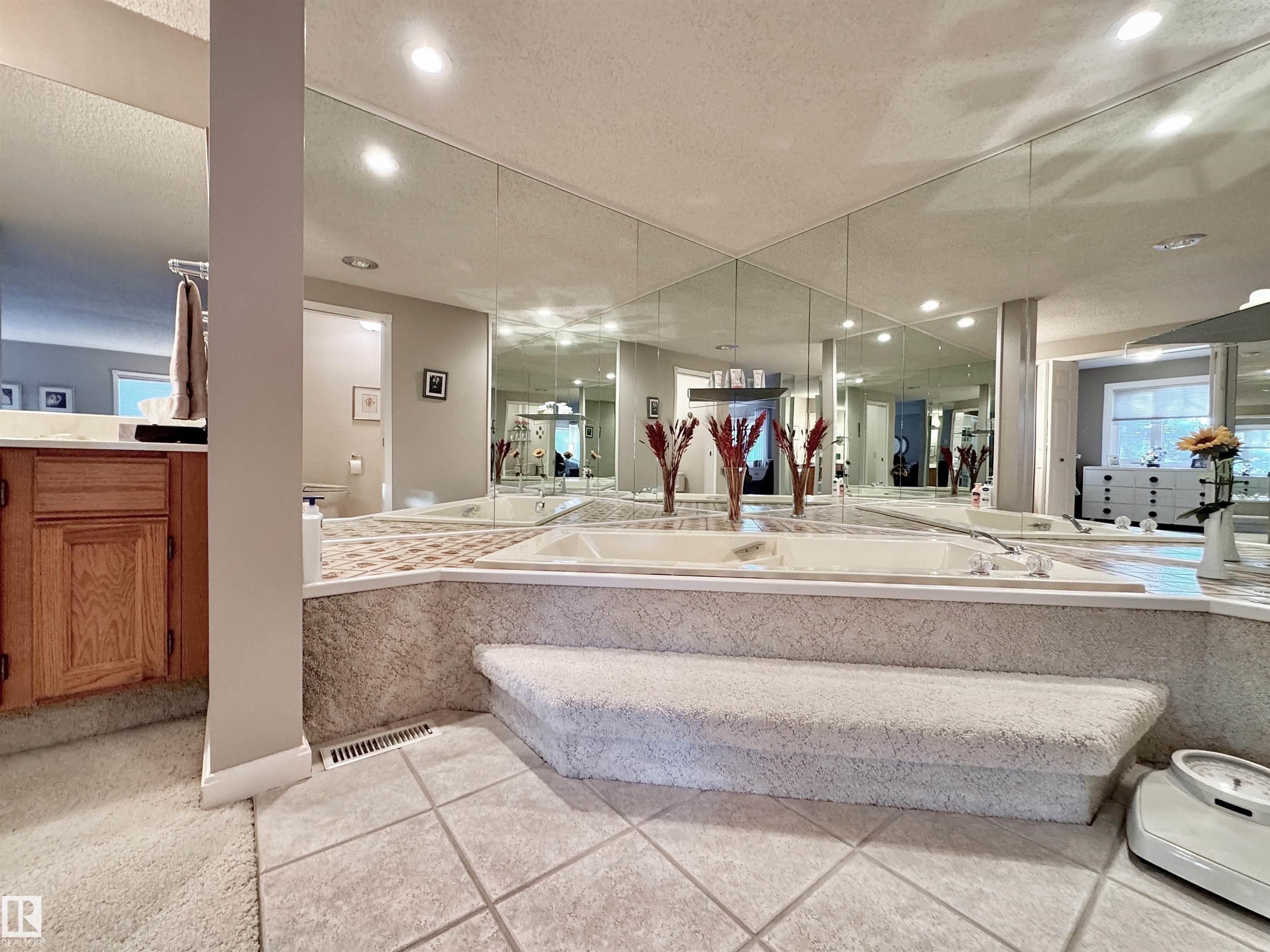 Photo 18 at 1057 109 Street NW, Bearspaw, Edmonton