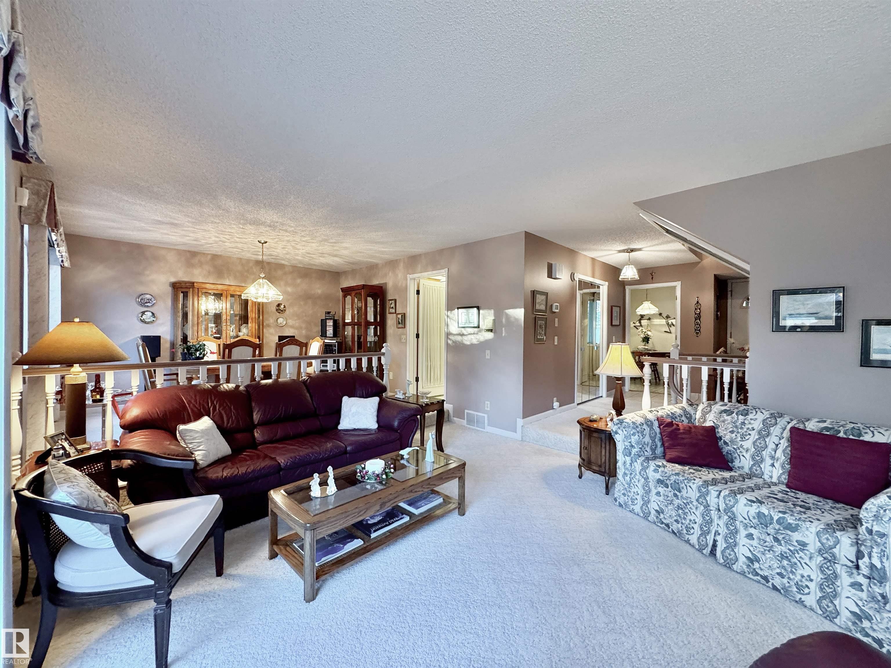 Photo 4 at 1057 109 Street NW, Bearspaw, Edmonton