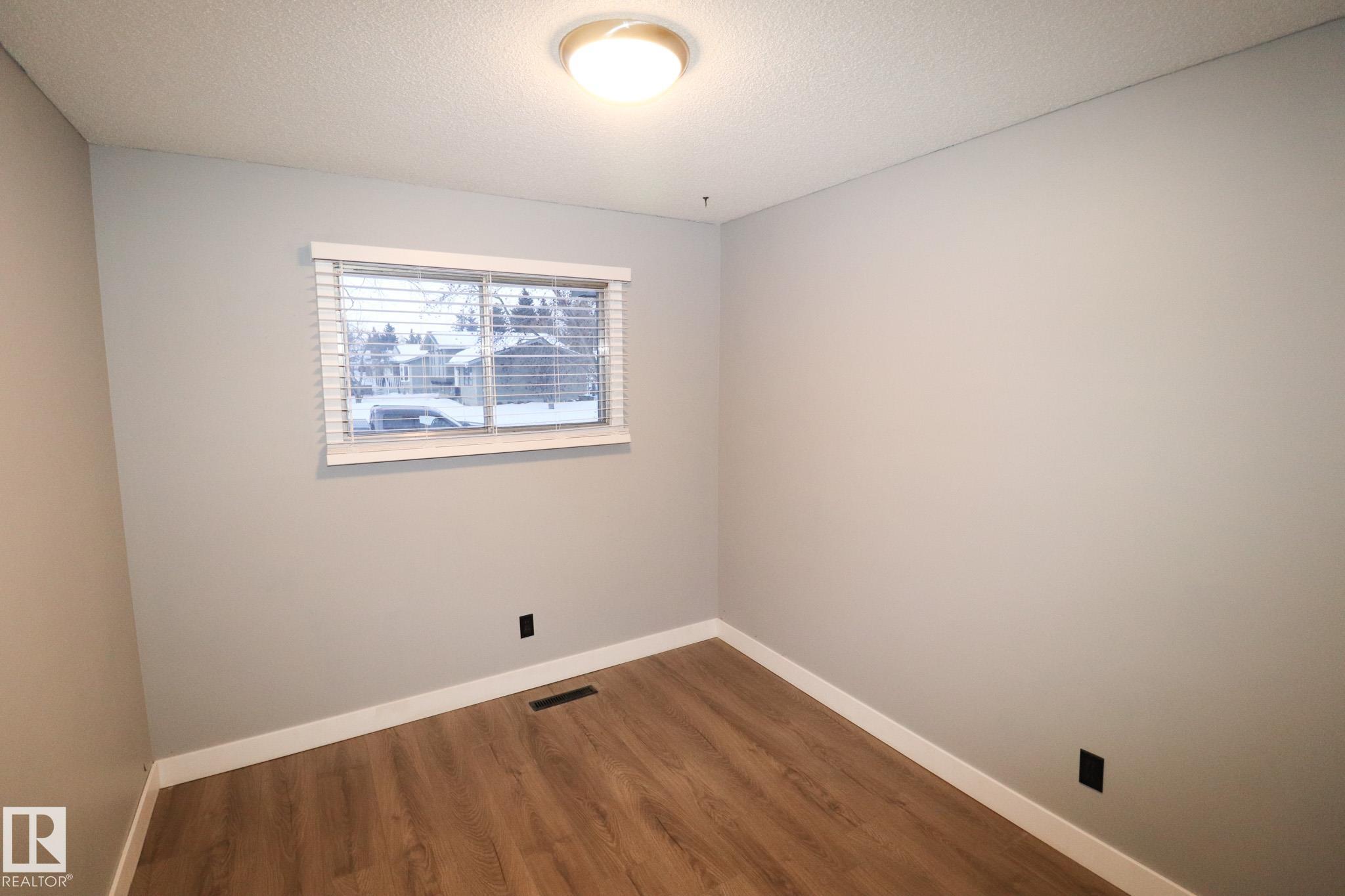 Photo 12 at 530 Alder Avenue, Maplewood, Sherwood Park