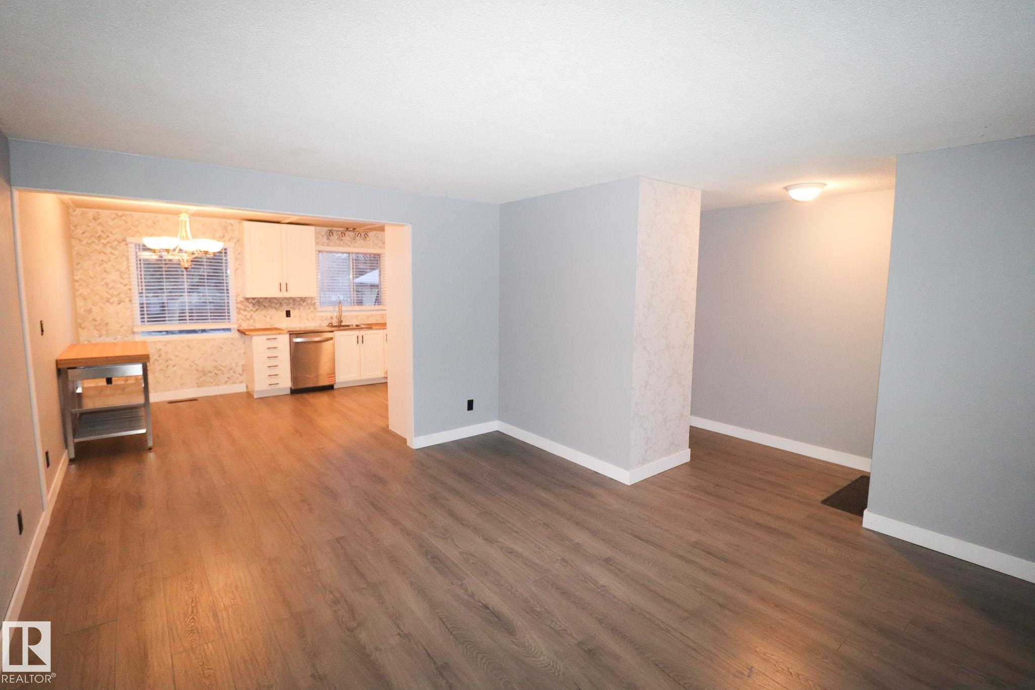 Photo 9 at 530 Alder Avenue, Maplewood, Sherwood Park