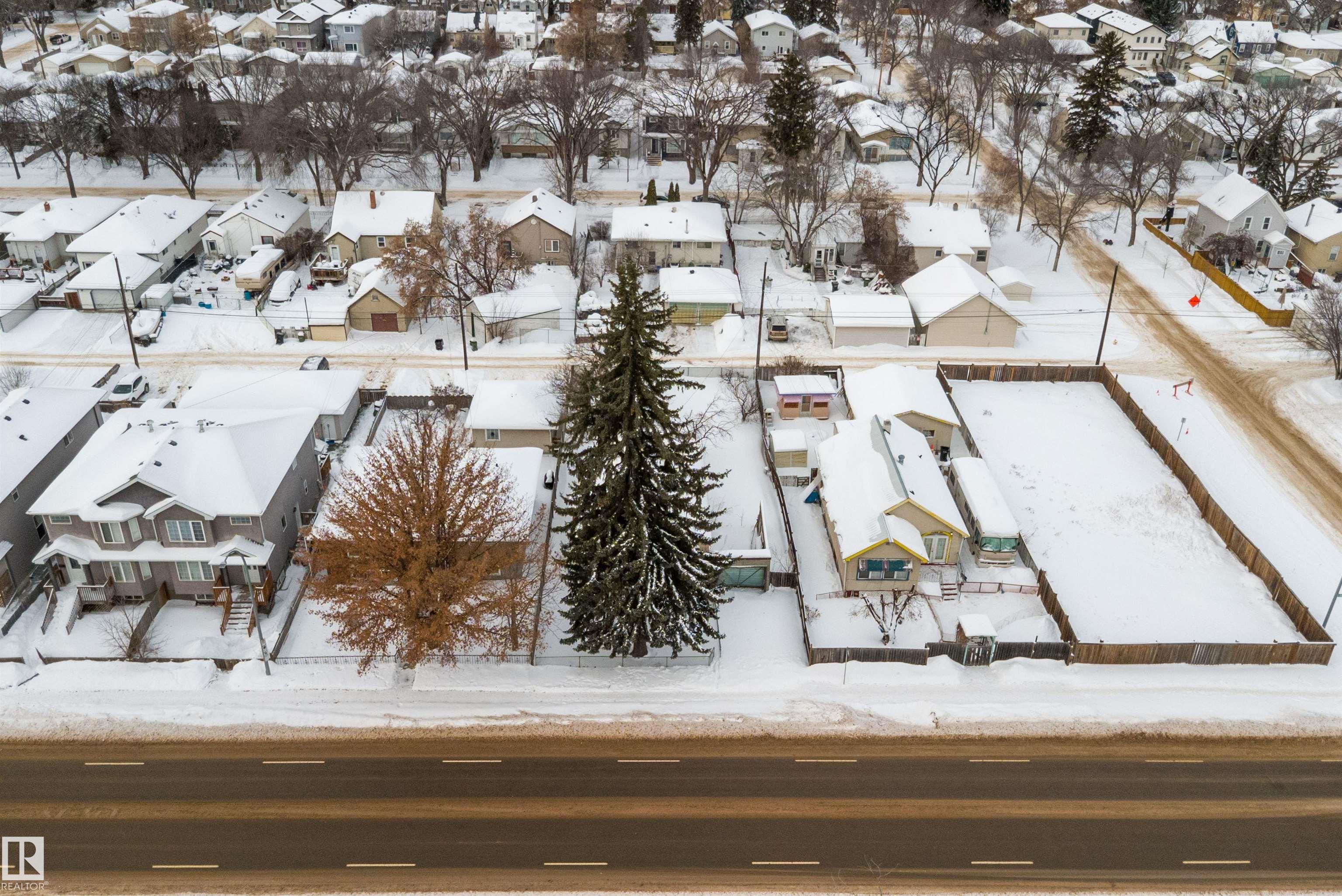 Photo 7 at 11338 86 Street NW, Parkdale, Edmonton