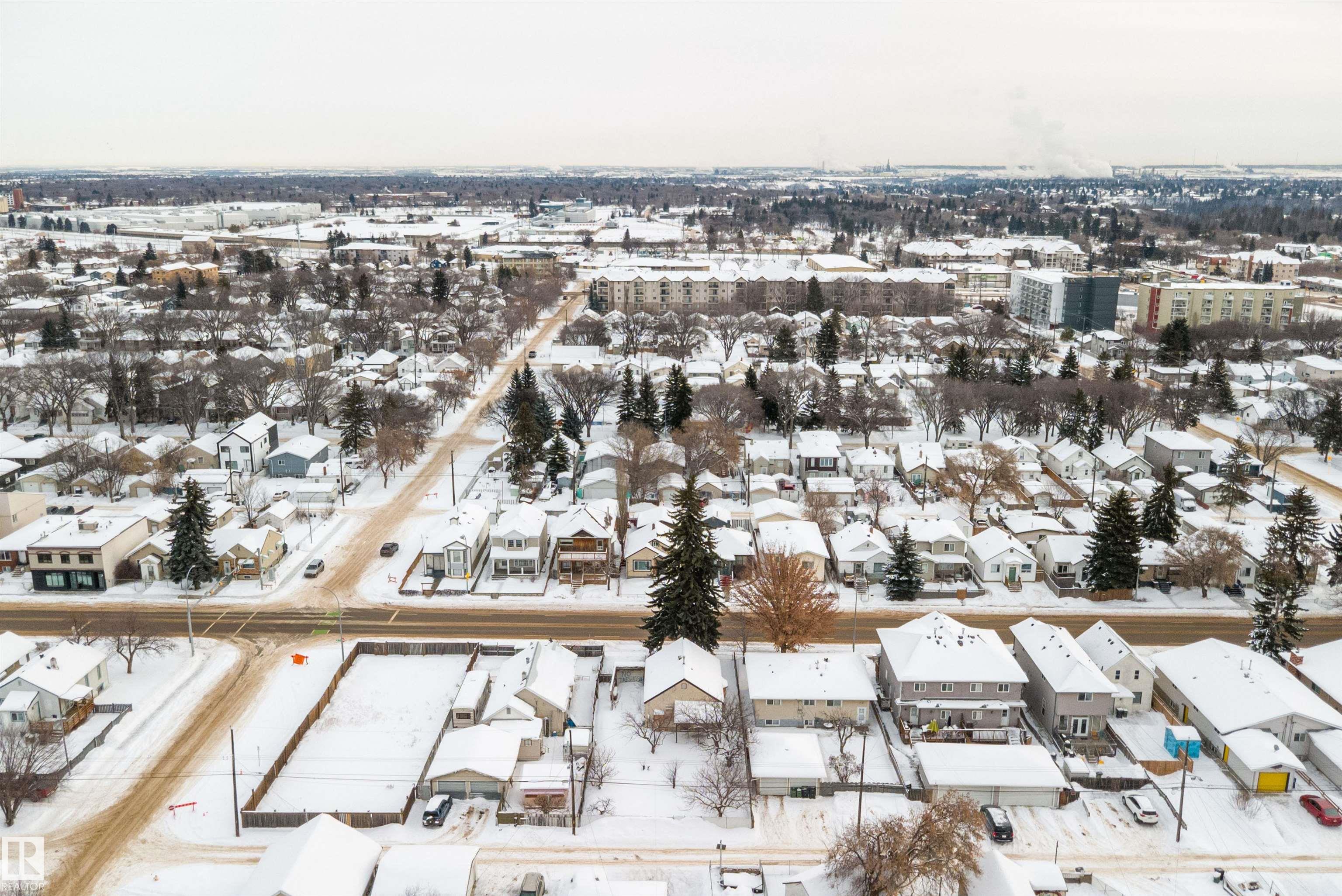 Photo 10 at 11338 86 Street NW, Parkdale, Edmonton