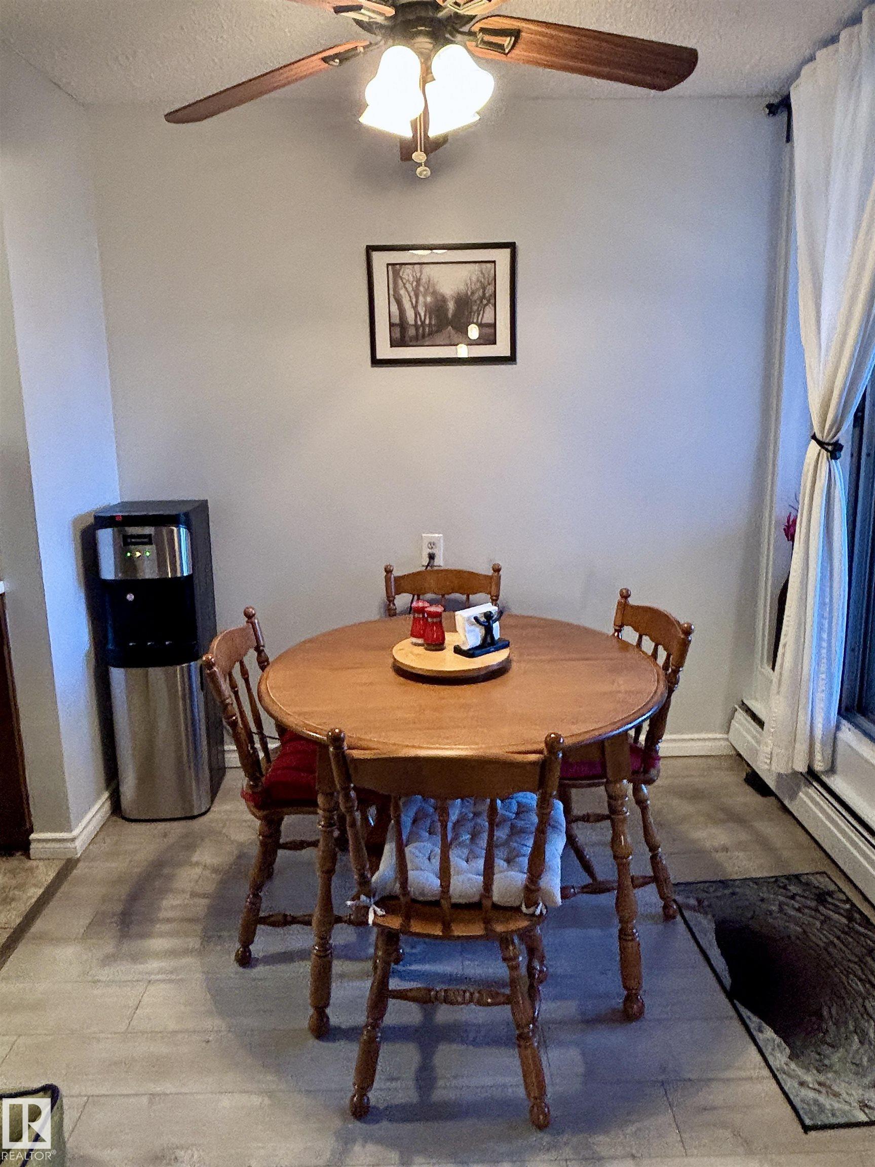 Photo 9 at 26 - 8735 165 Street NW, West Meadowlark Park, Edmonton