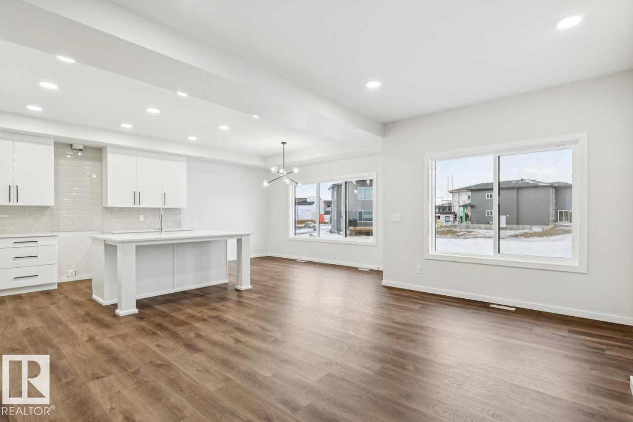 Picture for 7618 KIMIWAN CR SW