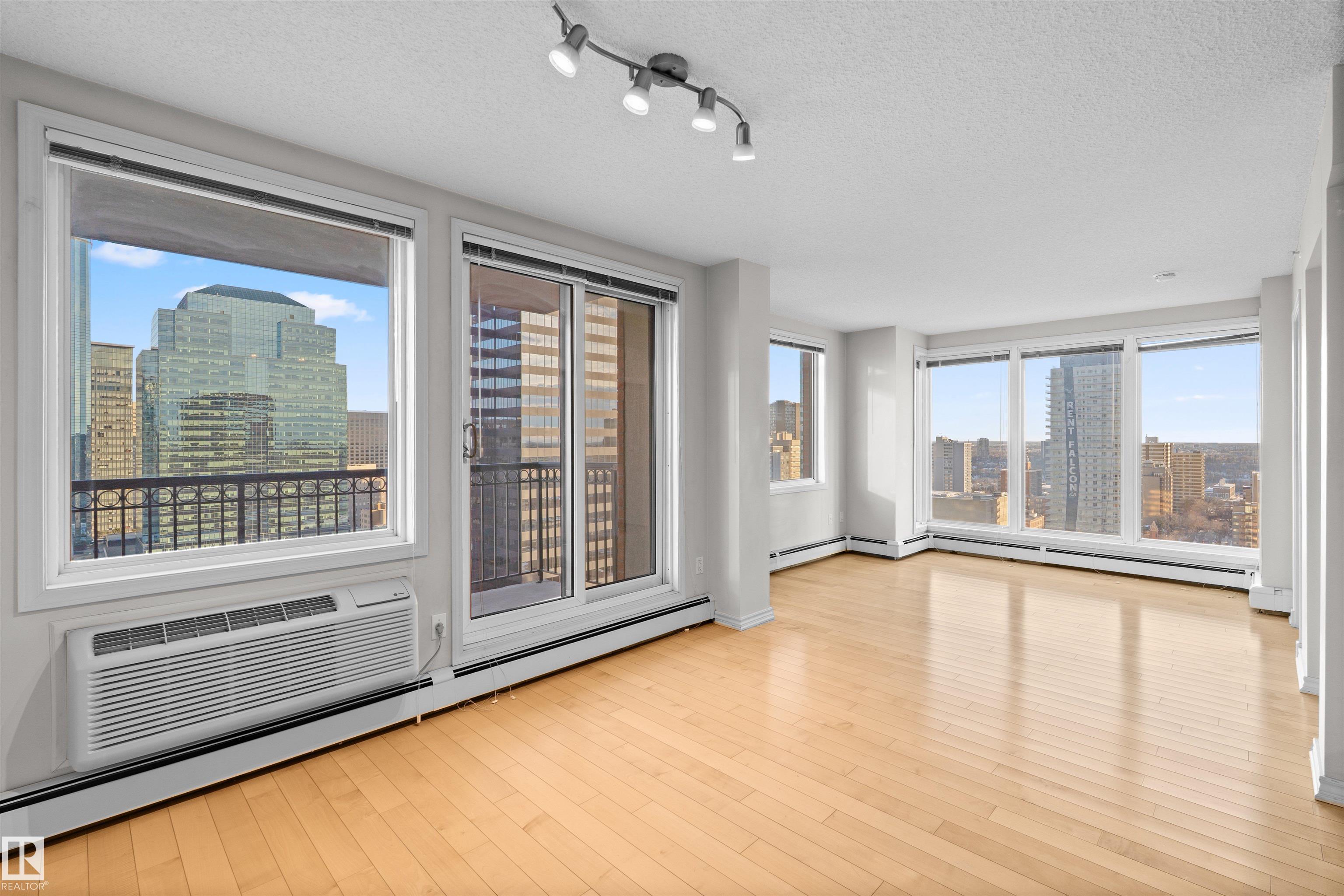 2301 - 10180 104 Street NW, Downtown, Edmonton photo number 2