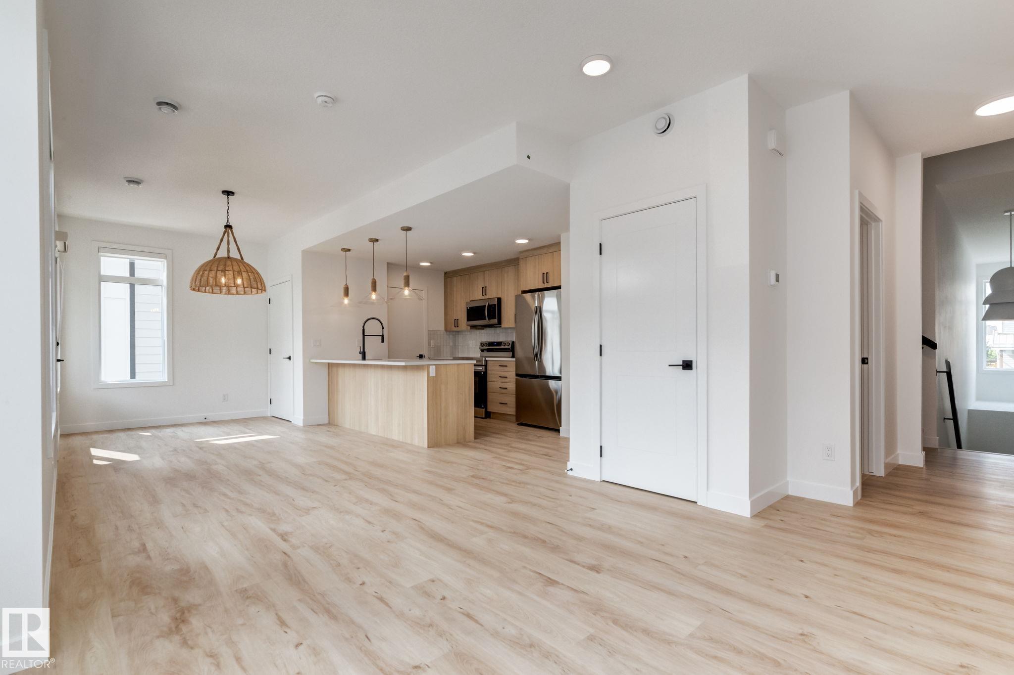 Picture for #40 16231 19 AV SW