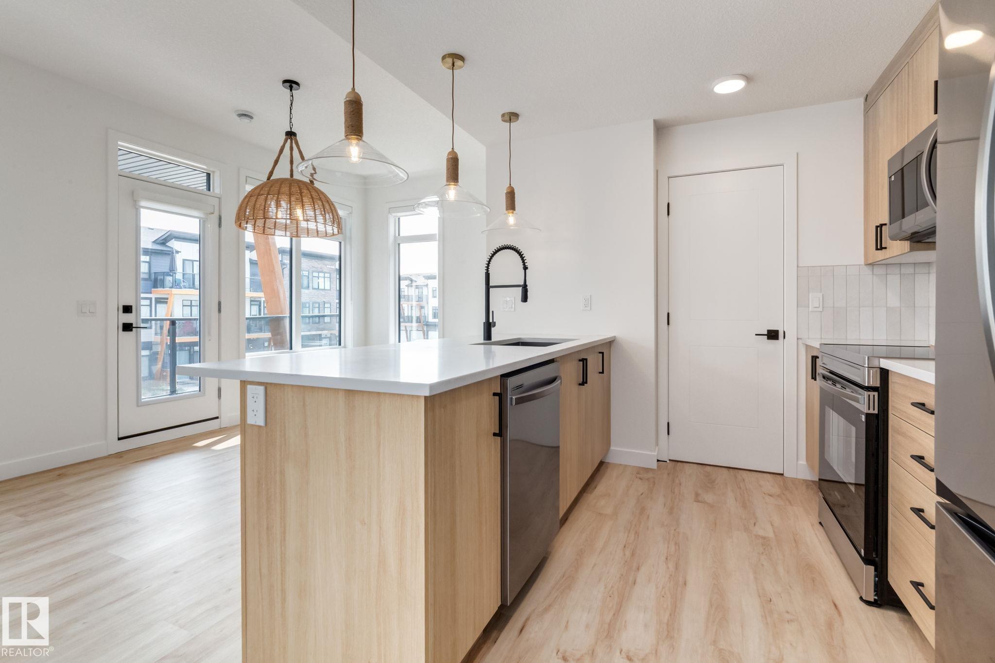 Picture for #40 16231 19 AV SW