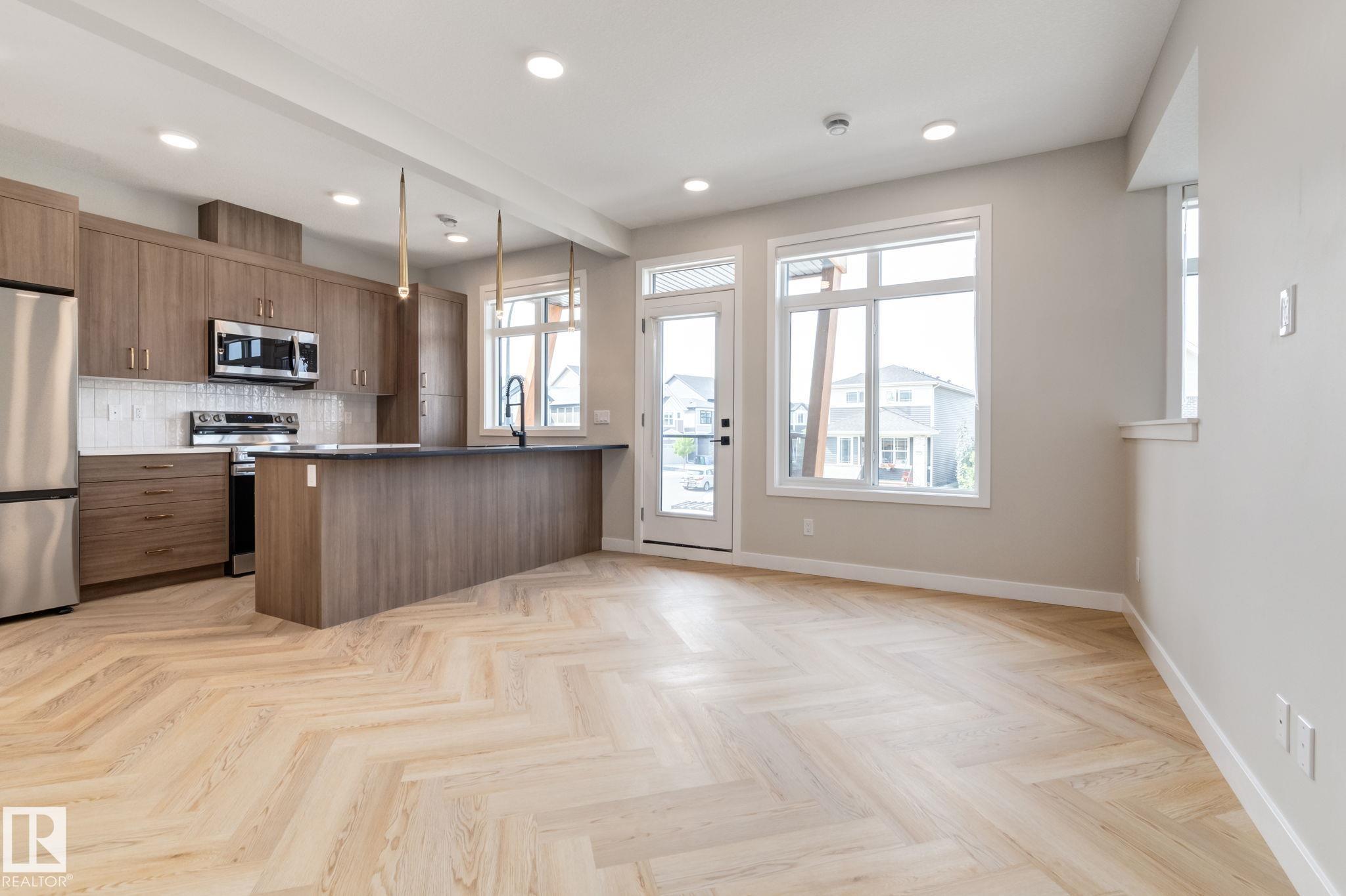 Picture for #41 16231 19 AV SW