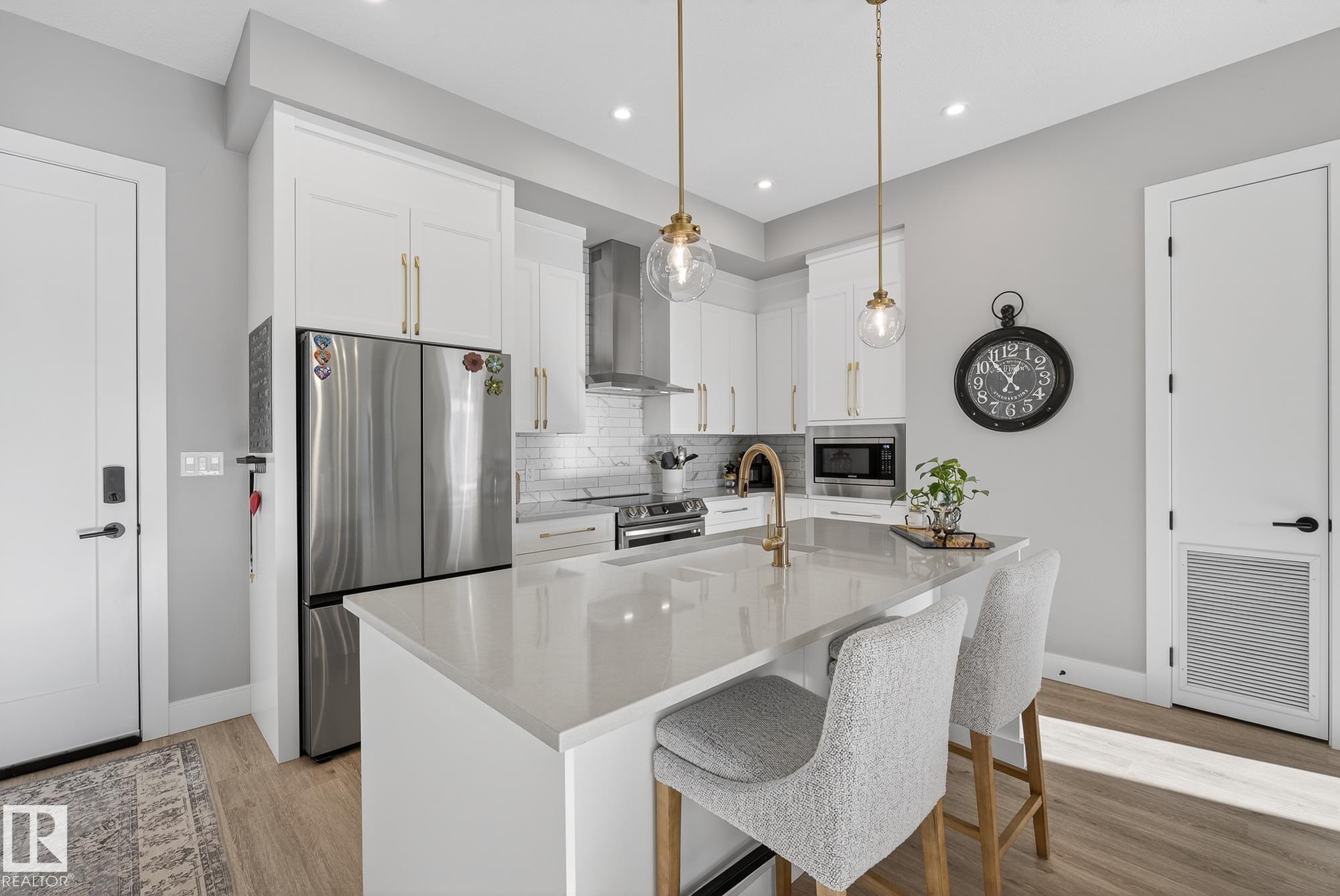 401 - 7471 May Common NW, Magrath Heights, Edmonton photo number 2