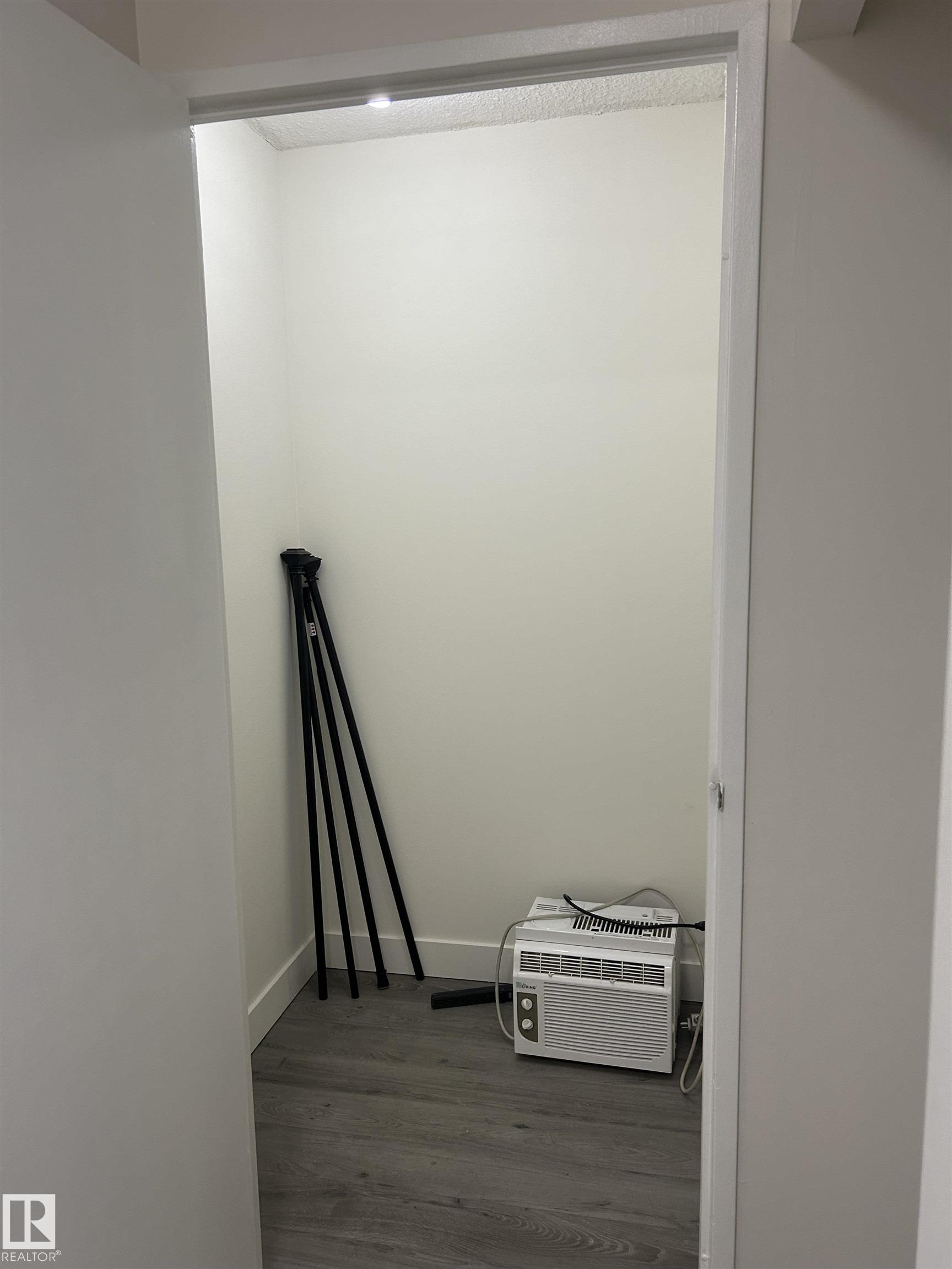 Photo 14 at 422 - 10160 114 Street NW, Wîhkwêntôwin, Edmonton