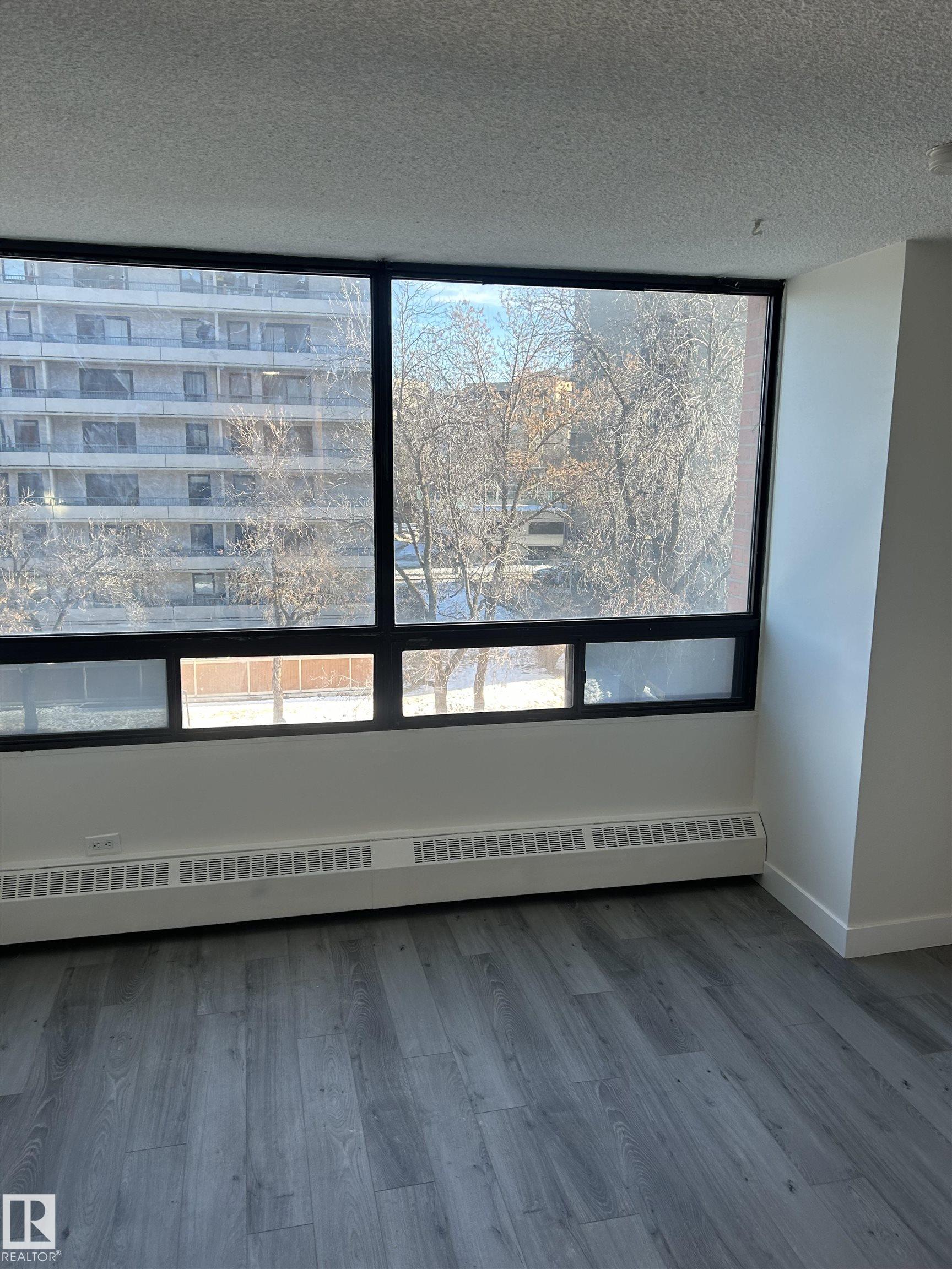 Photo 8 at 422 - 10160 114 Street NW, Wîhkwêntôwin, Edmonton