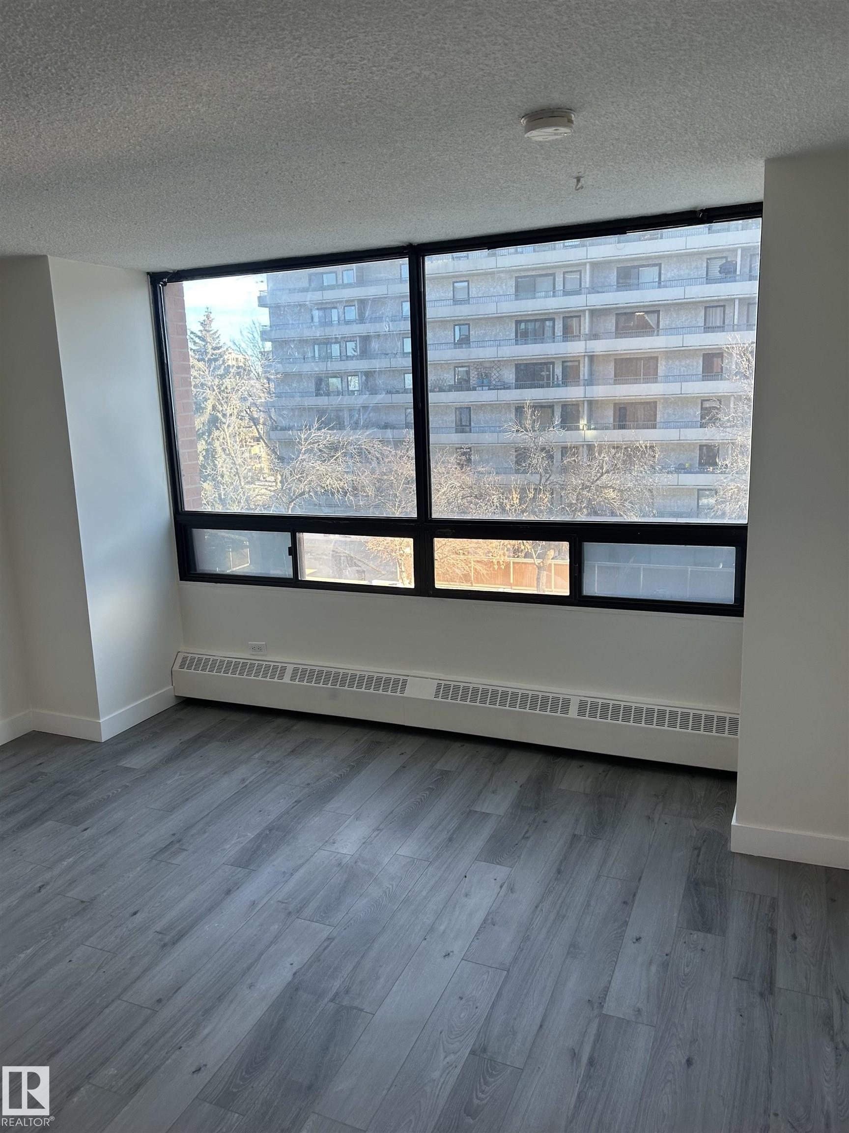 Photo 9 at 422 - 10160 114 Street NW, Wîhkwêntôwin, Edmonton