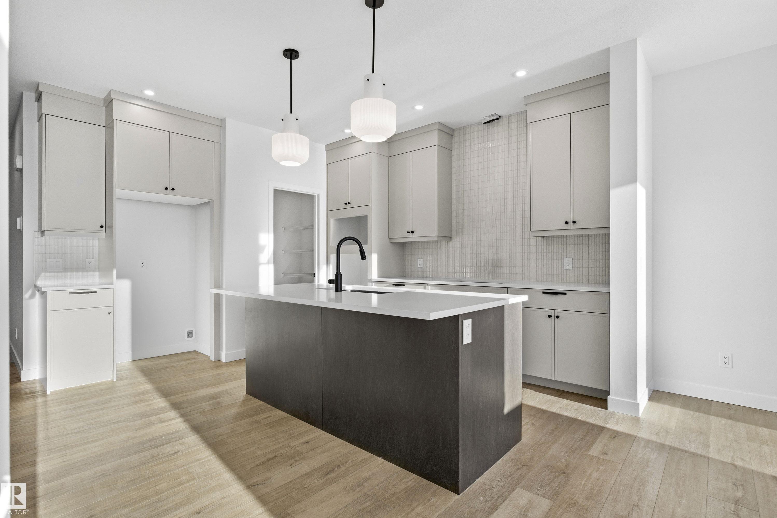 2126 MUCKLEPLUM CR SW, Edmonton - 3 bedroom Detached Single Family for sale