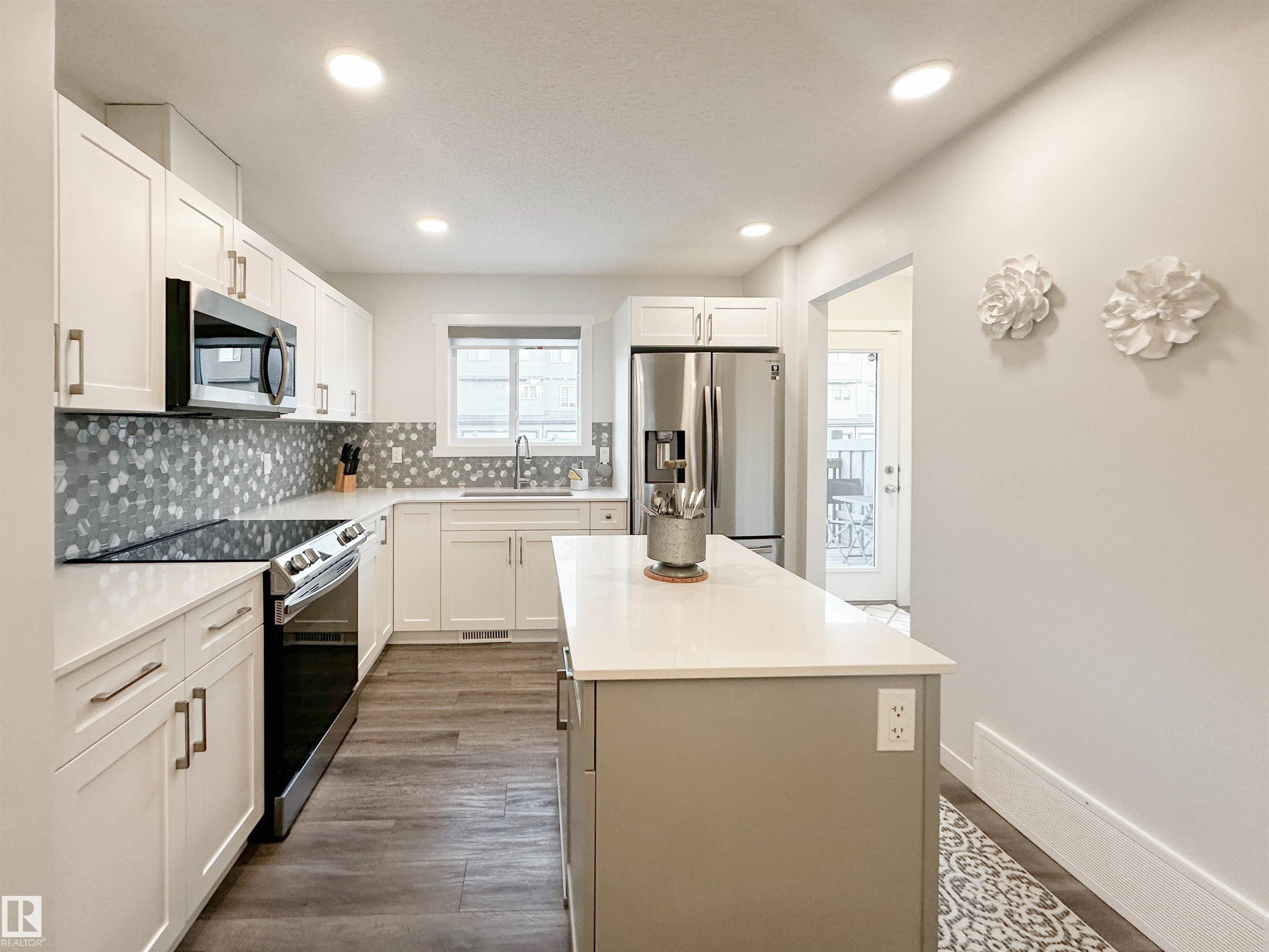 Photo 13 at 1270 Rosenthal Boulevard NW, Rosenthal, Edmonton