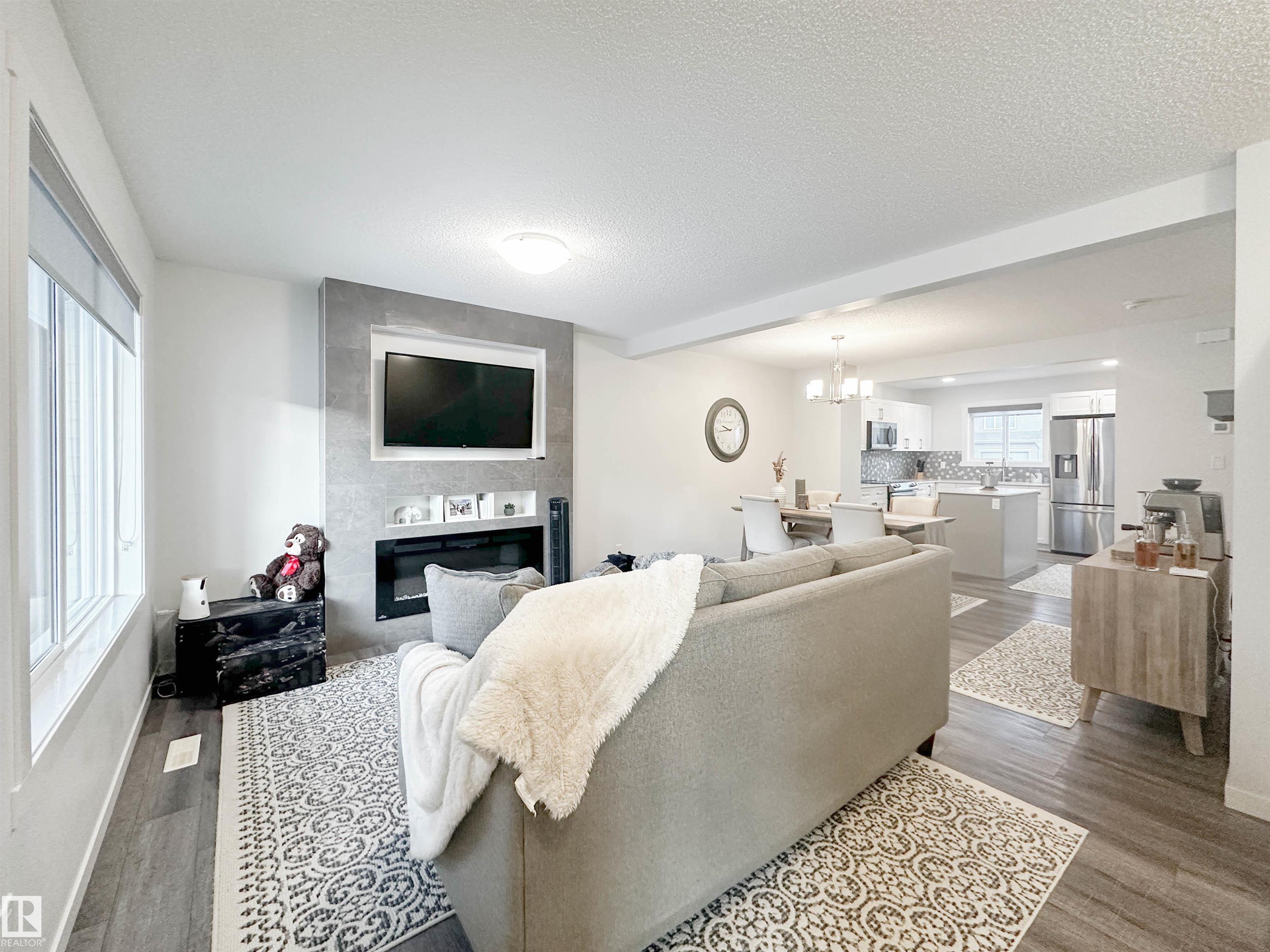 Photo 3 at 1270 Rosenthal Boulevard NW, Rosenthal, Edmonton