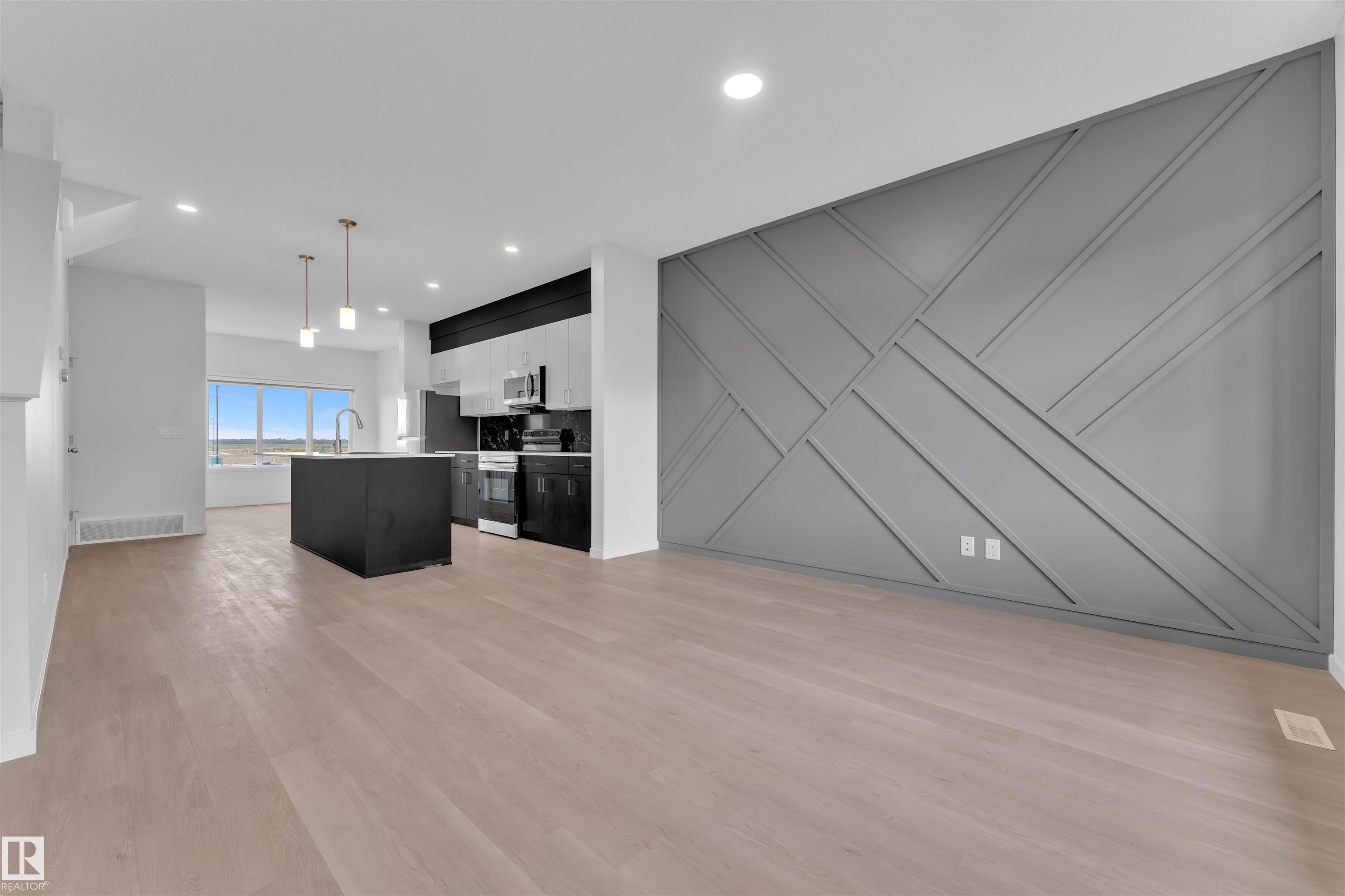 Photo 8 at 7129 - 7129 46a Street, Le Reve, Beaumont