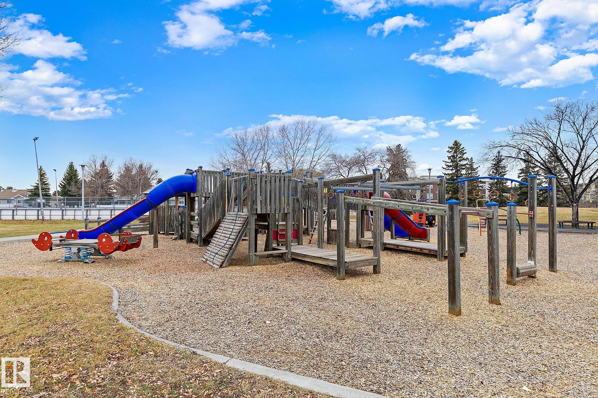 Photo 32 at 32 - 9704 165 Street NW, Glenwood, Edmonton