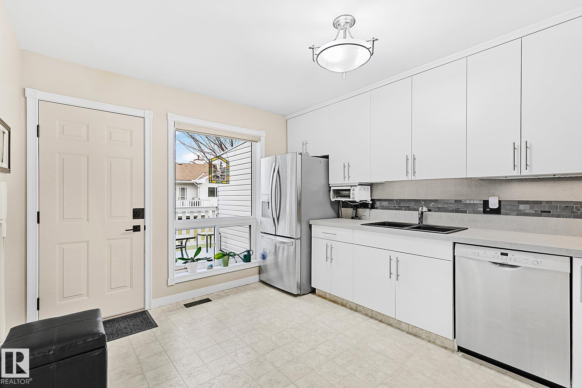 Photo 10 at 32 - 9704 165 Street NW, Glenwood, Edmonton