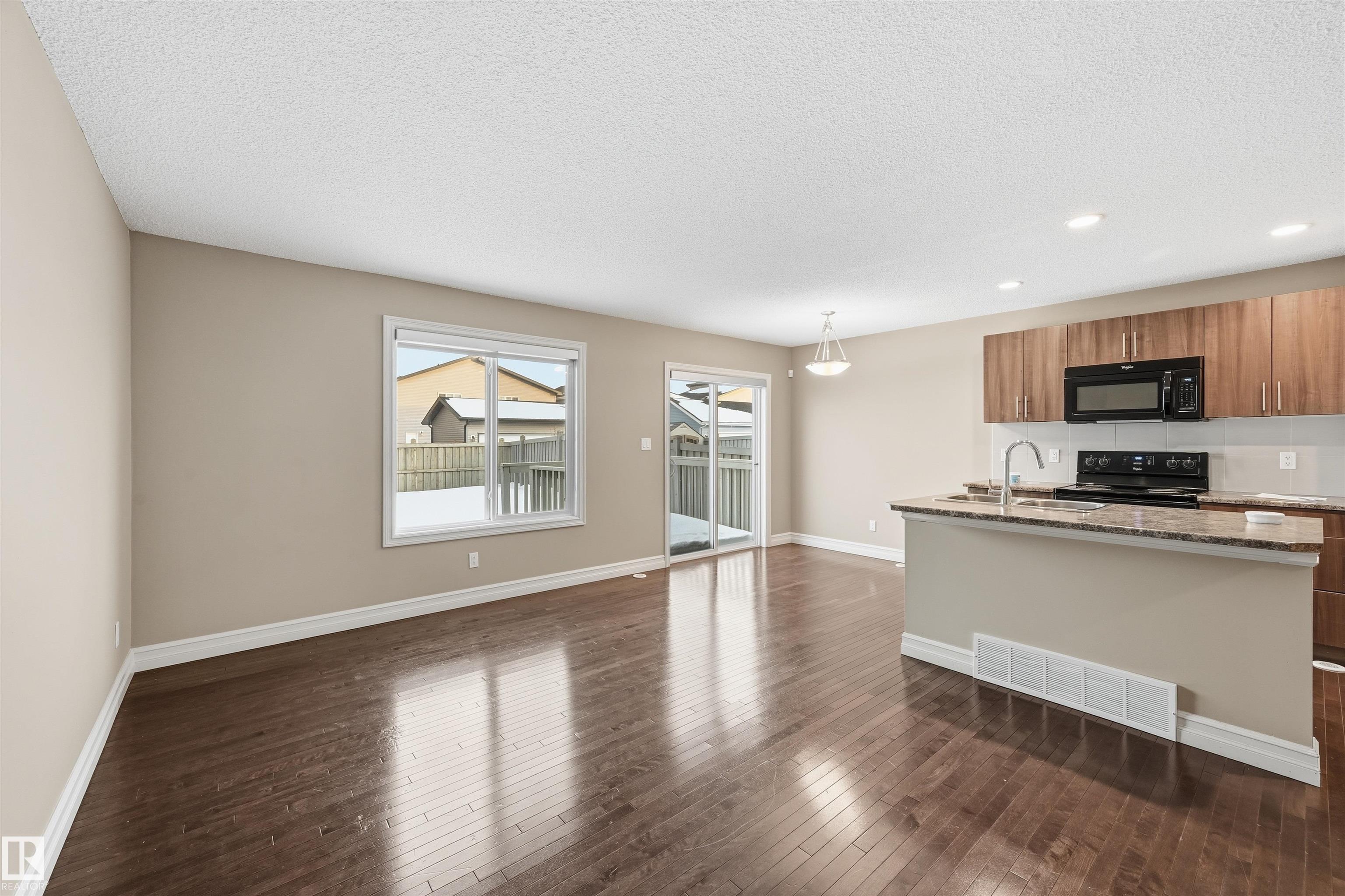 Photo 2 at 6833 Cardinal Link SW, Chappelle Area, Edmonton