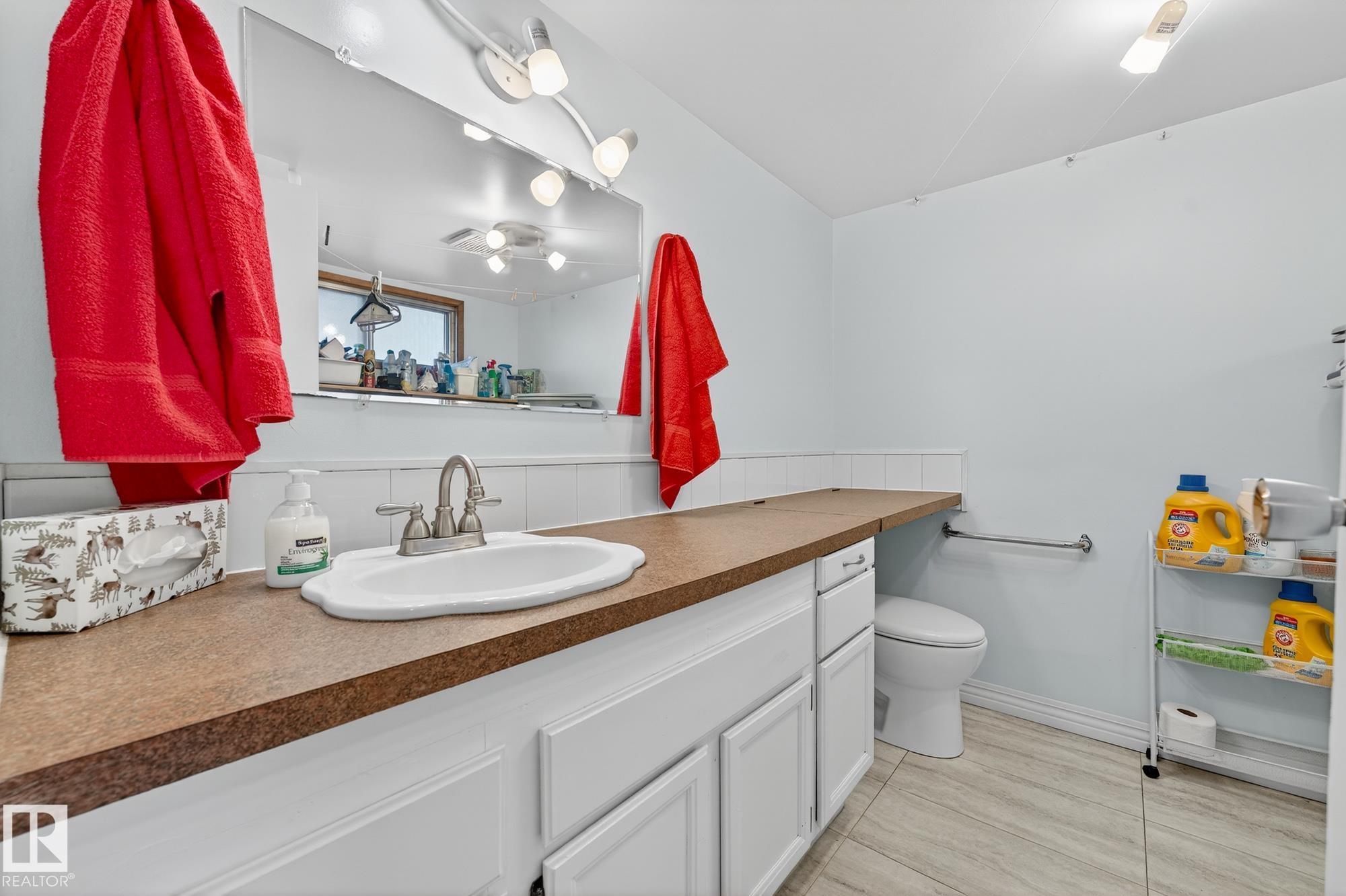 Photo 33 at 700 Lakeside Drive, Spring Lake, Rural Parkland County