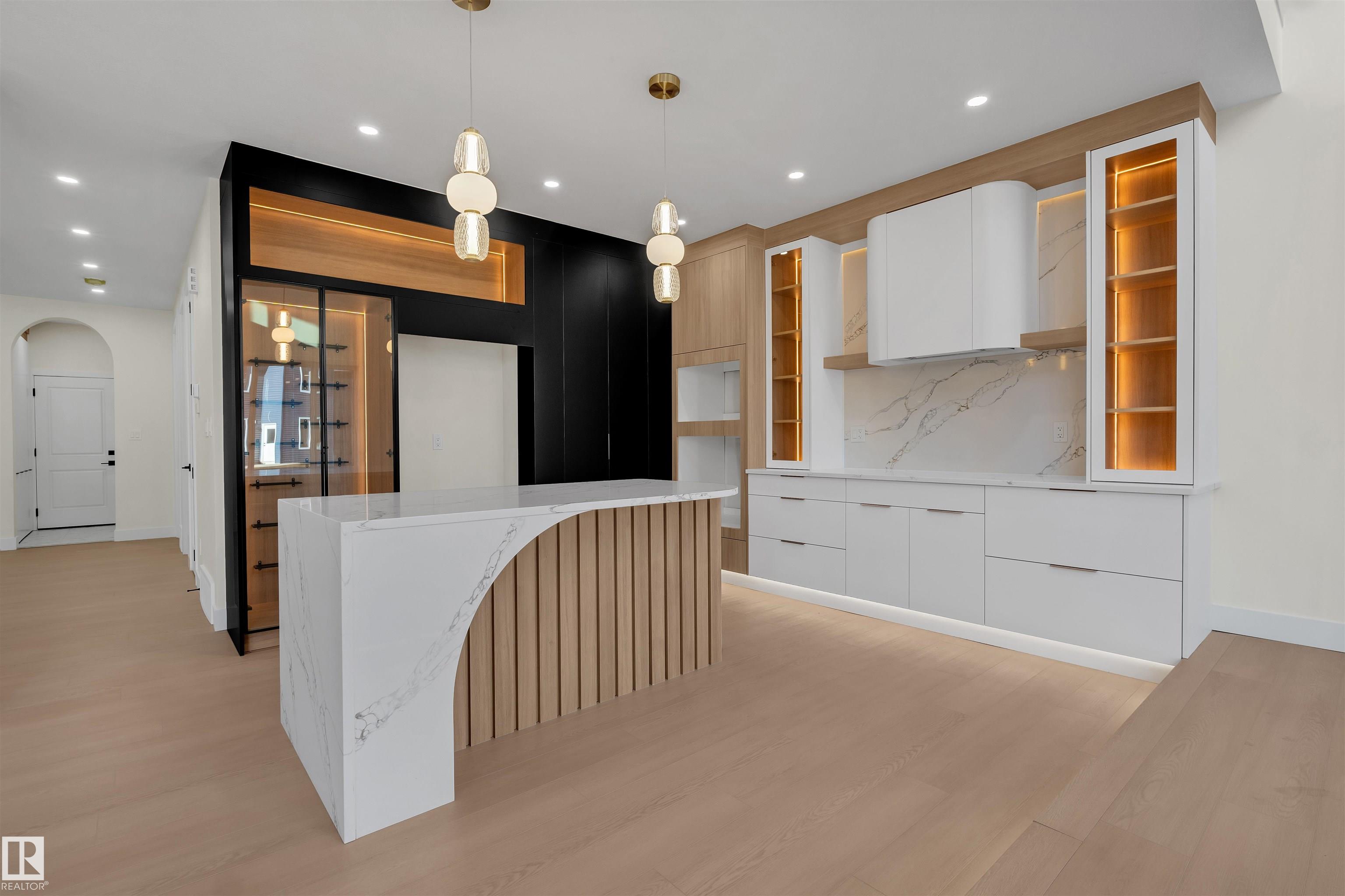 4919 17 Avenue SW, Meltwater, Edmonton photo number 2