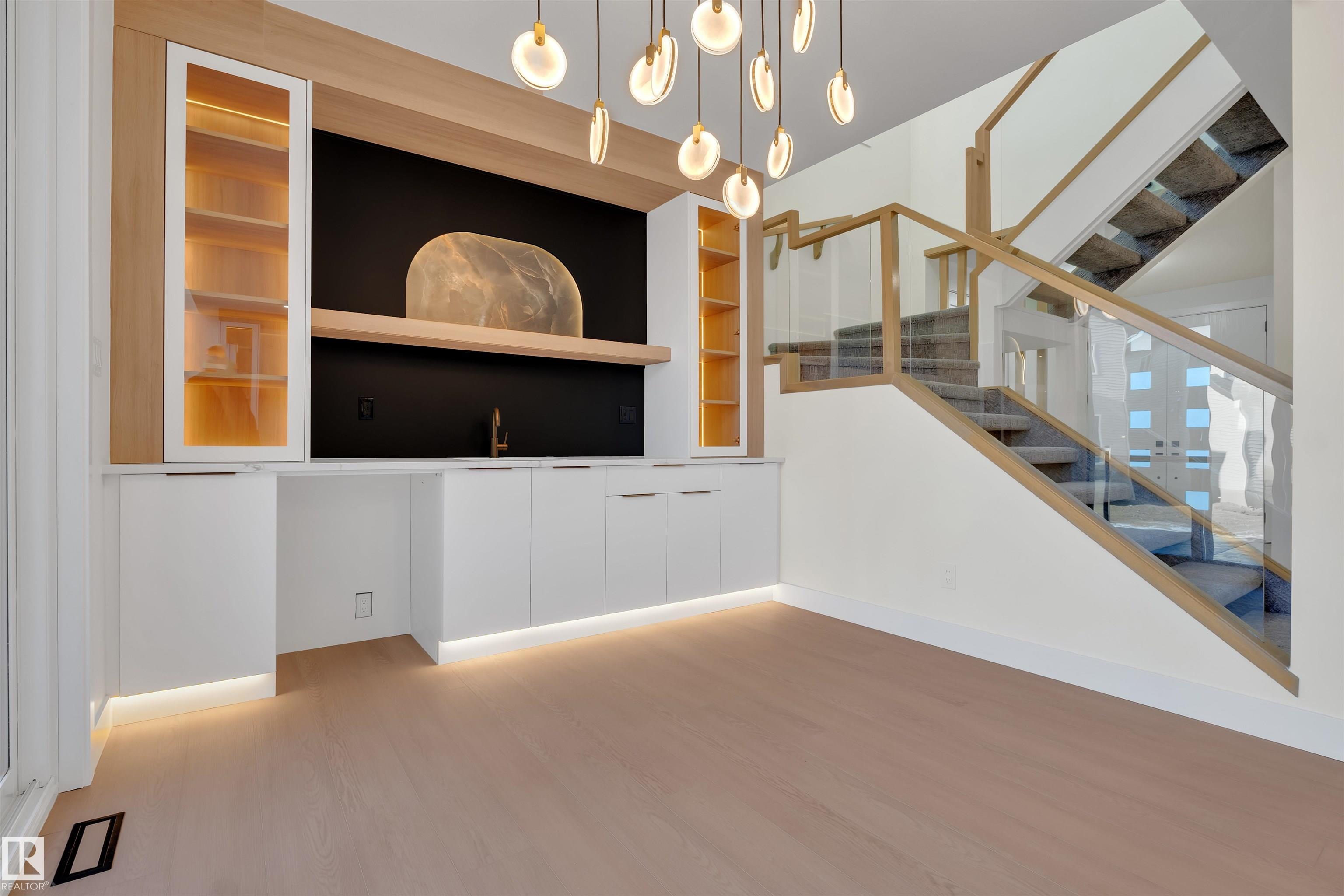 Picture for 4919 17 AV SW SW