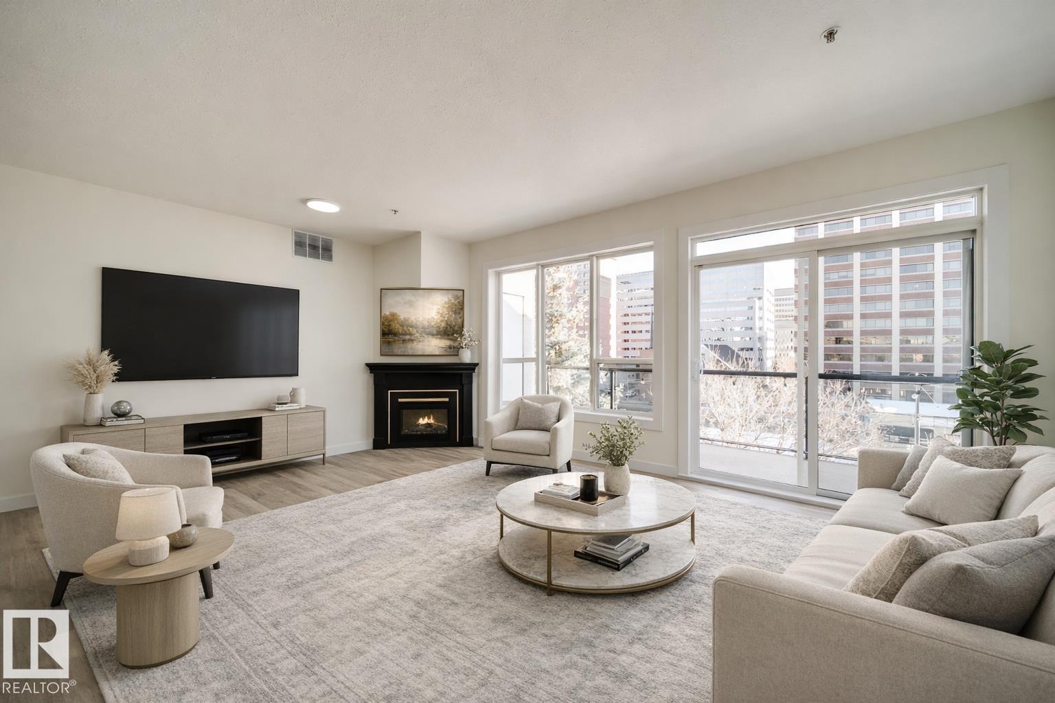 532 - 10023 110 Street NW, Wîhkwêntôwin, Edmonton photo number 2