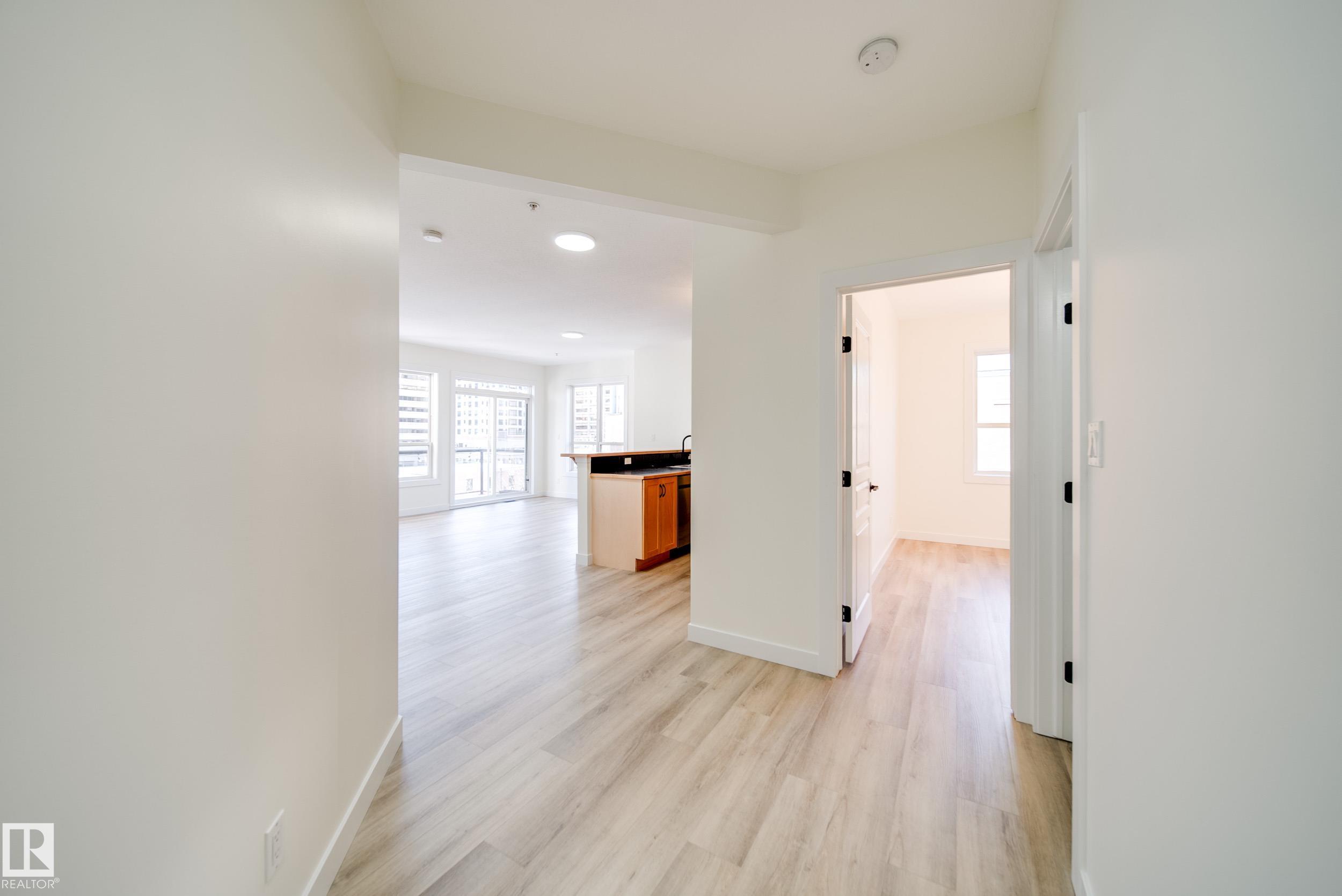 Photo 11 at 532 - 10023 110 Street NW, Wîhkwêntôwin, Edmonton