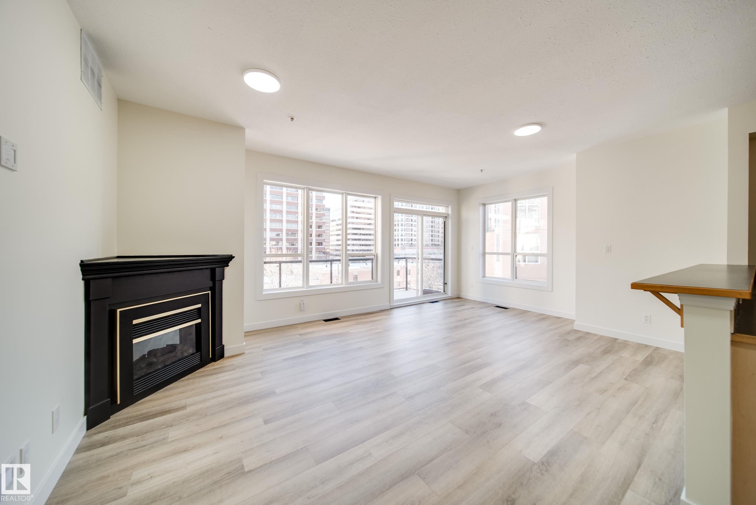 Photo 21 at 532 - 10023 110 Street NW, Wîhkwêntôwin, Edmonton