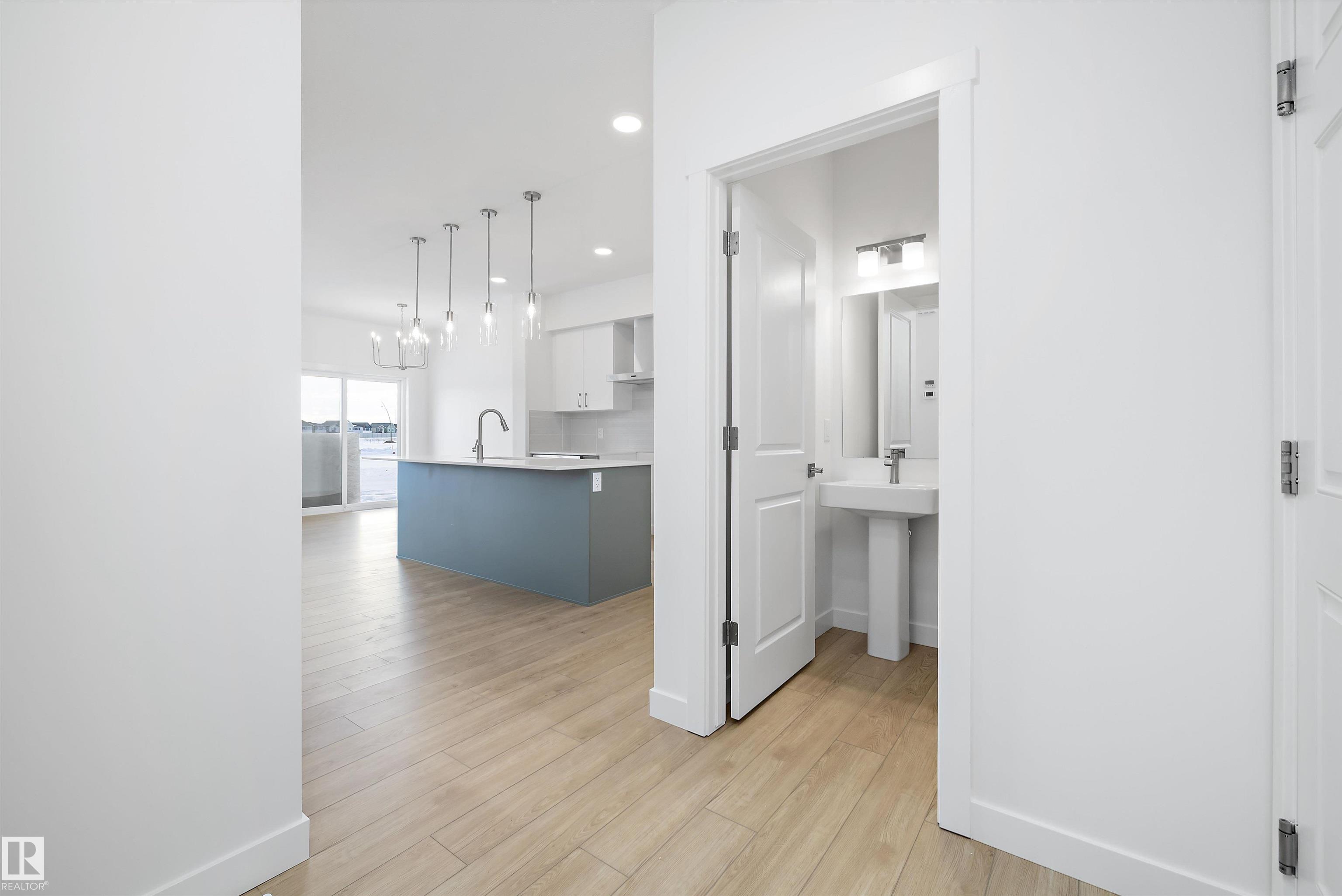 Photo 4 at 18919 28 Avenue NW, The Uplands, Edmonton