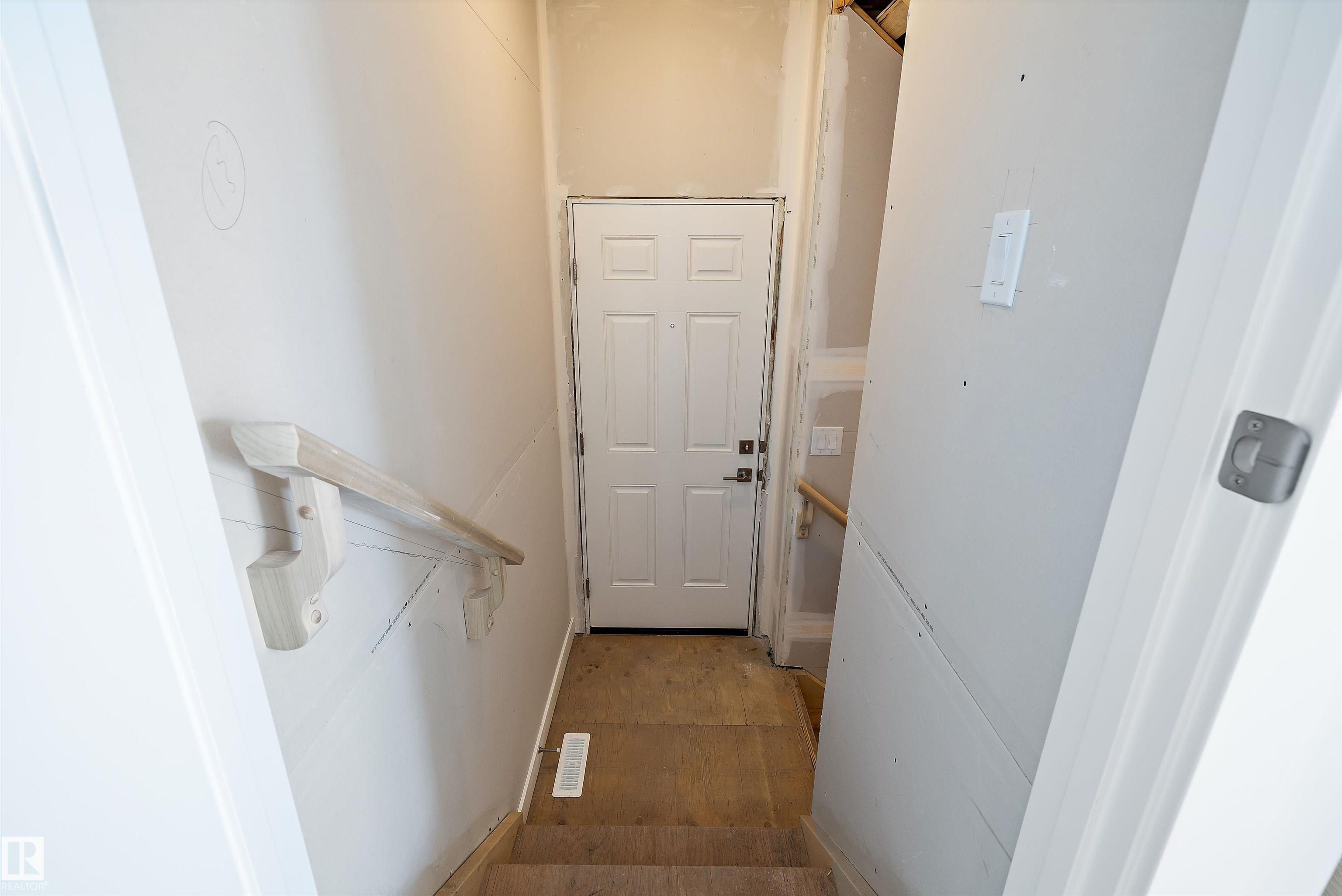 Photo 37 at 18919 28 Avenue NW, The Uplands, Edmonton