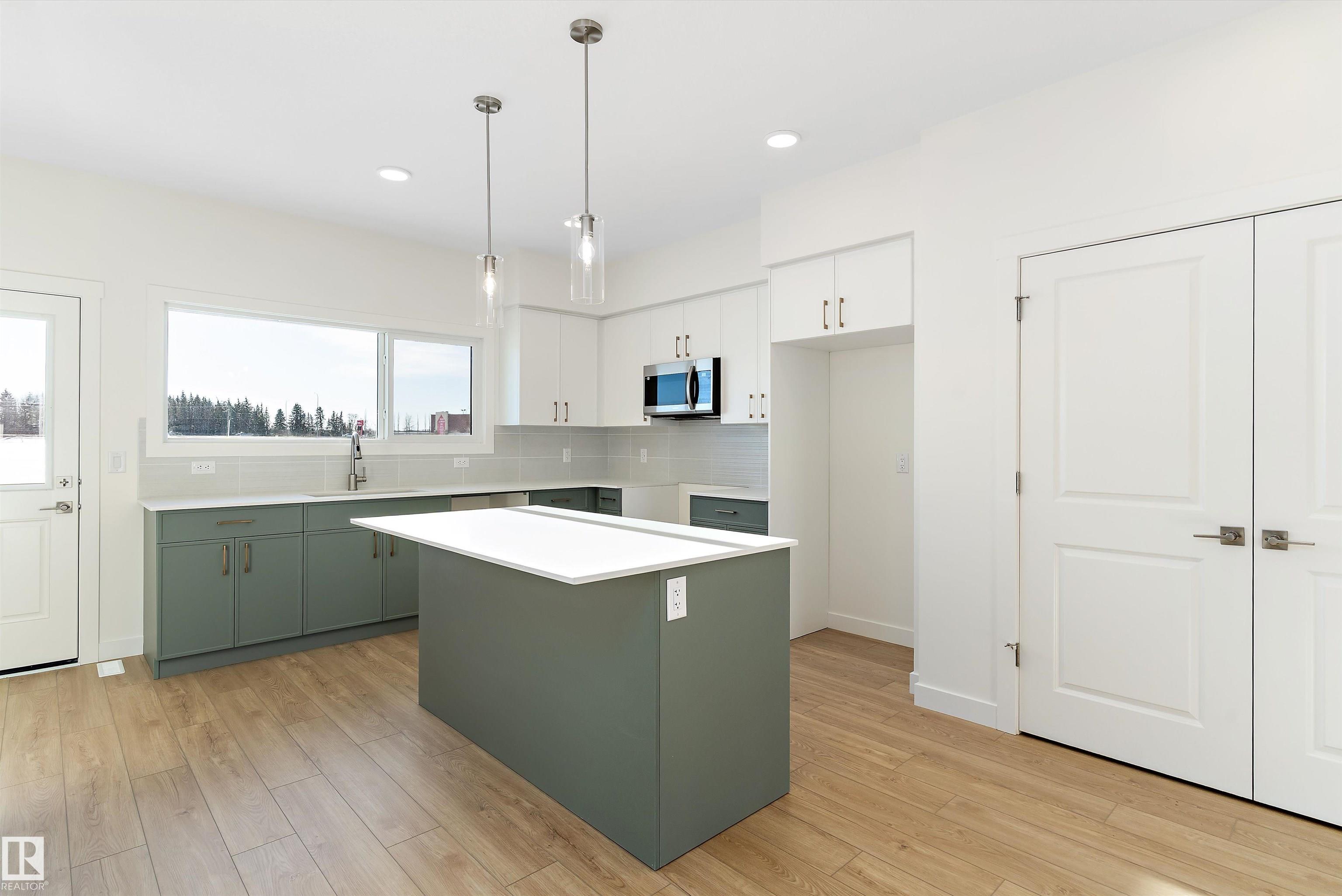 Photo 13 at 1066 Mcleod Avenue, Easton, Spruce Grove