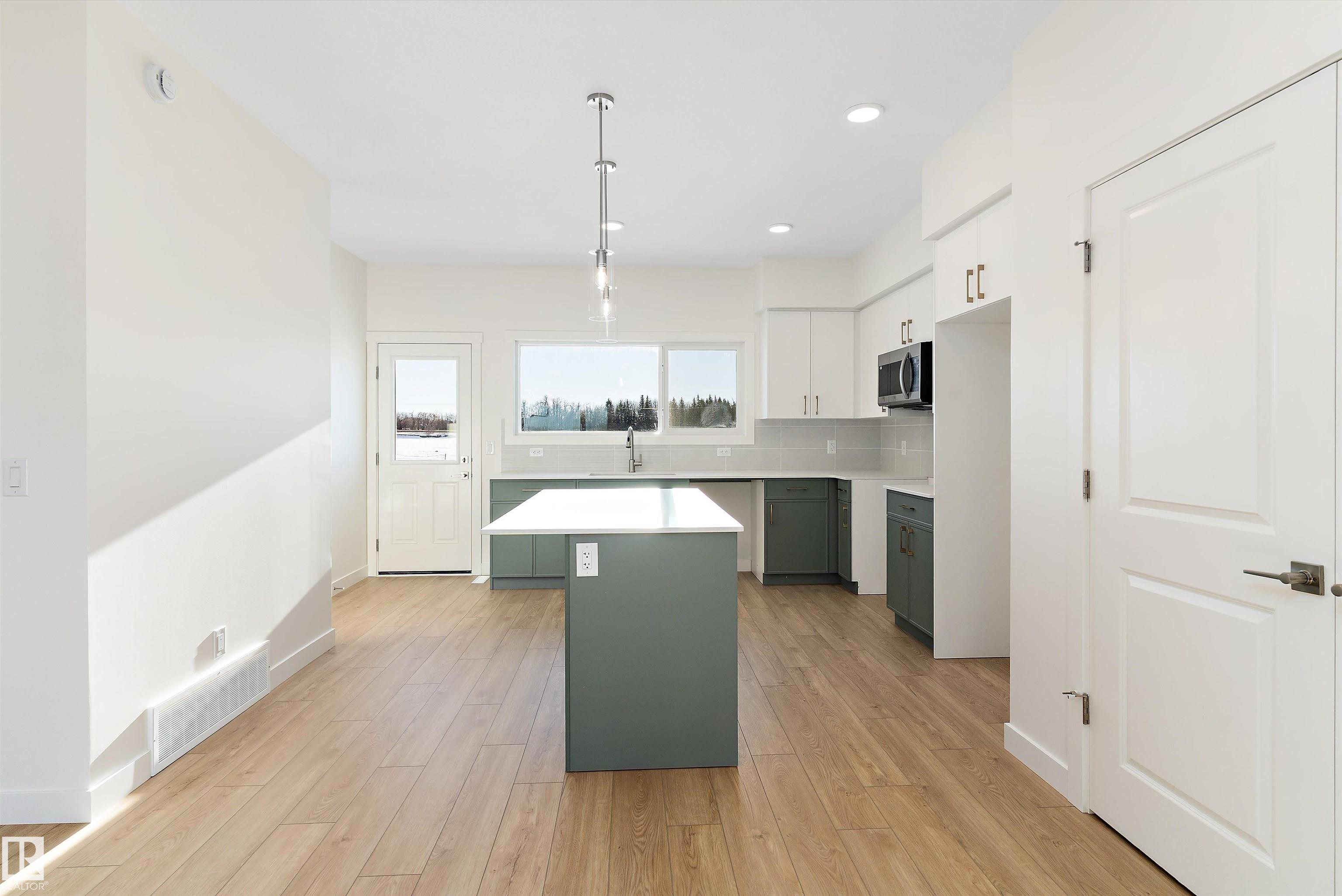 Photo 14 at 1066 Mcleod Avenue, Easton, Spruce Grove