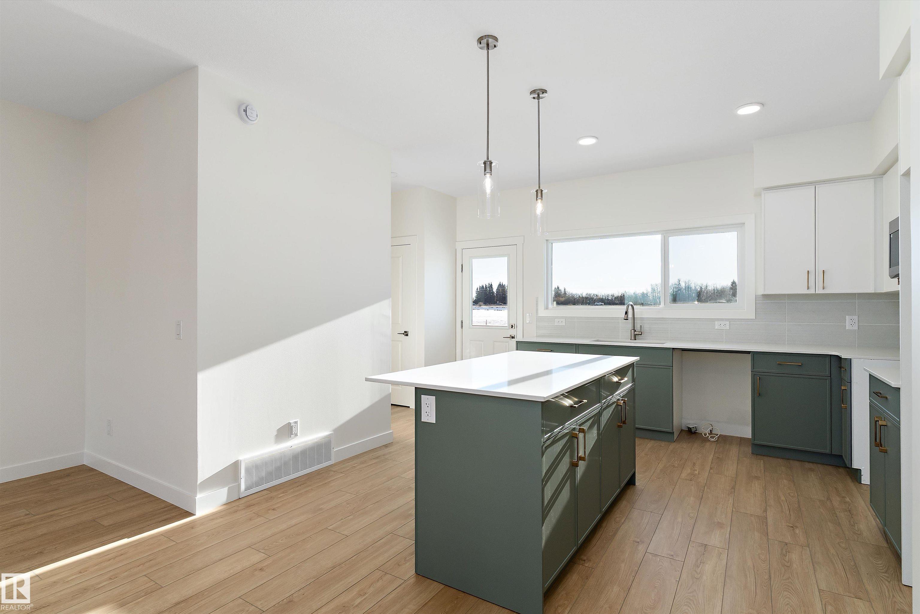 Photo 15 at 1066 Mcleod Avenue, Easton, Spruce Grove