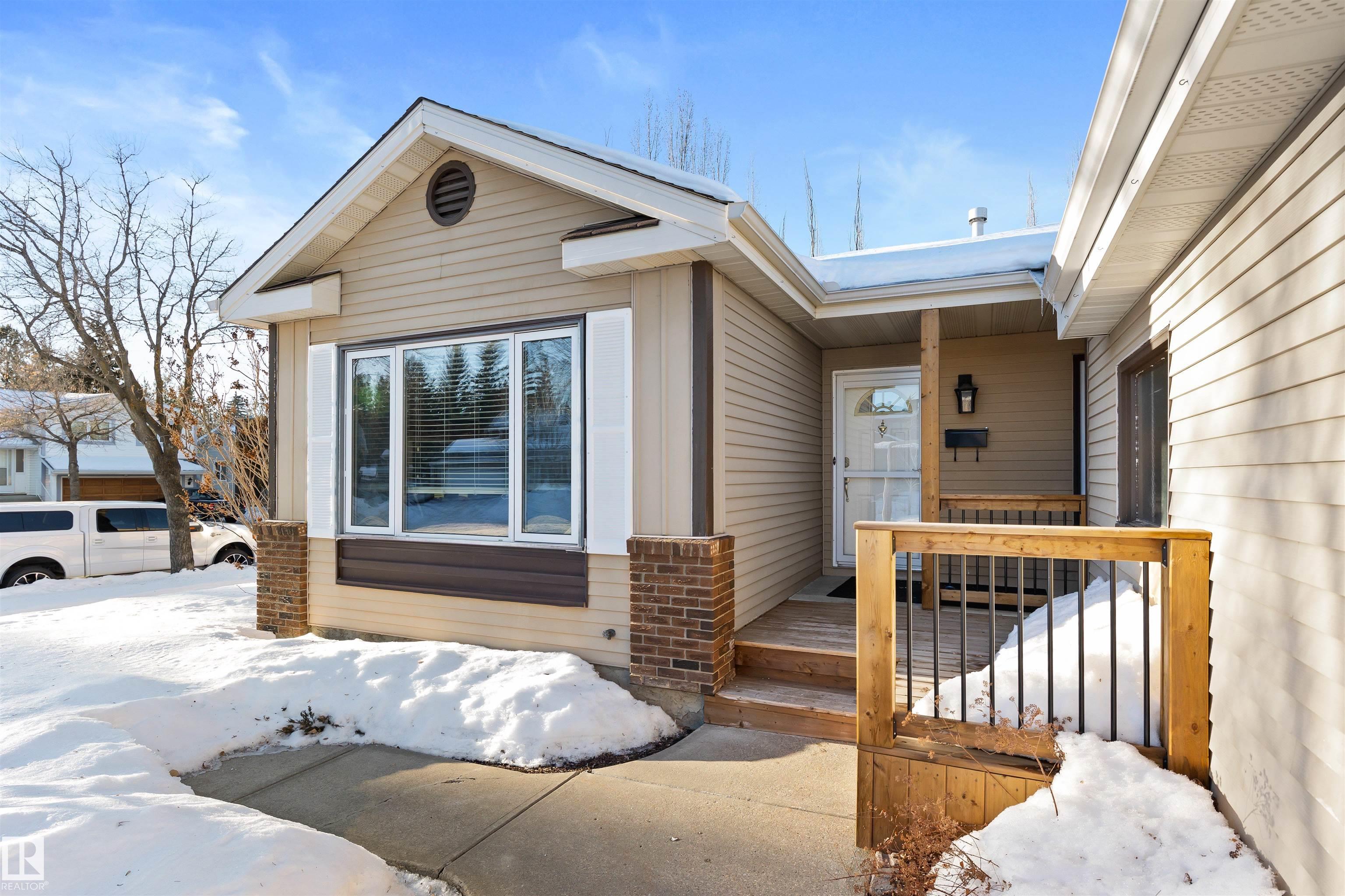 40 Windsor Crescent, Woodlands, St. Albert