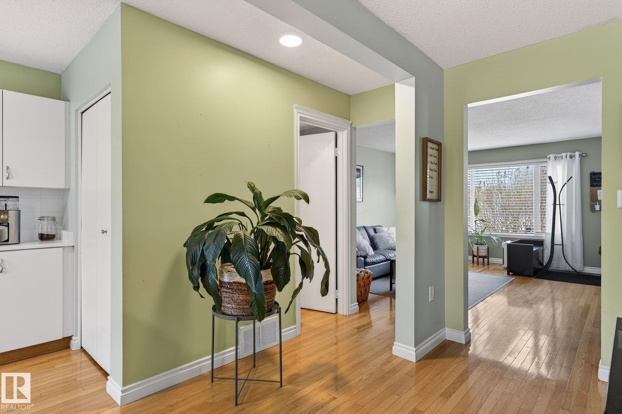 Photo 16 at 11349 22 Avenue NW, Skyrattler, Edmonton