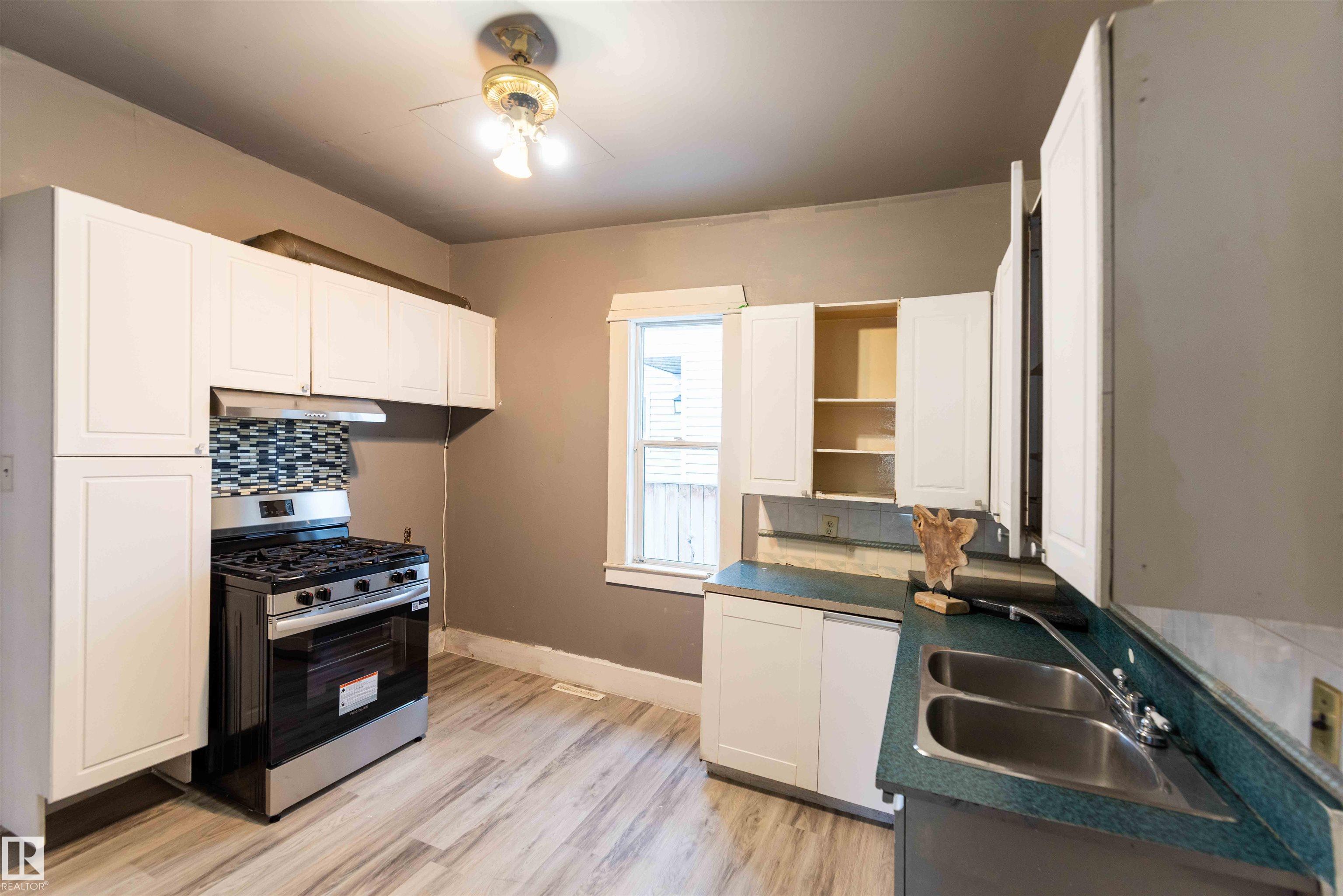 Photo 12 at 11734 87 Street NW, Parkdale, Edmonton