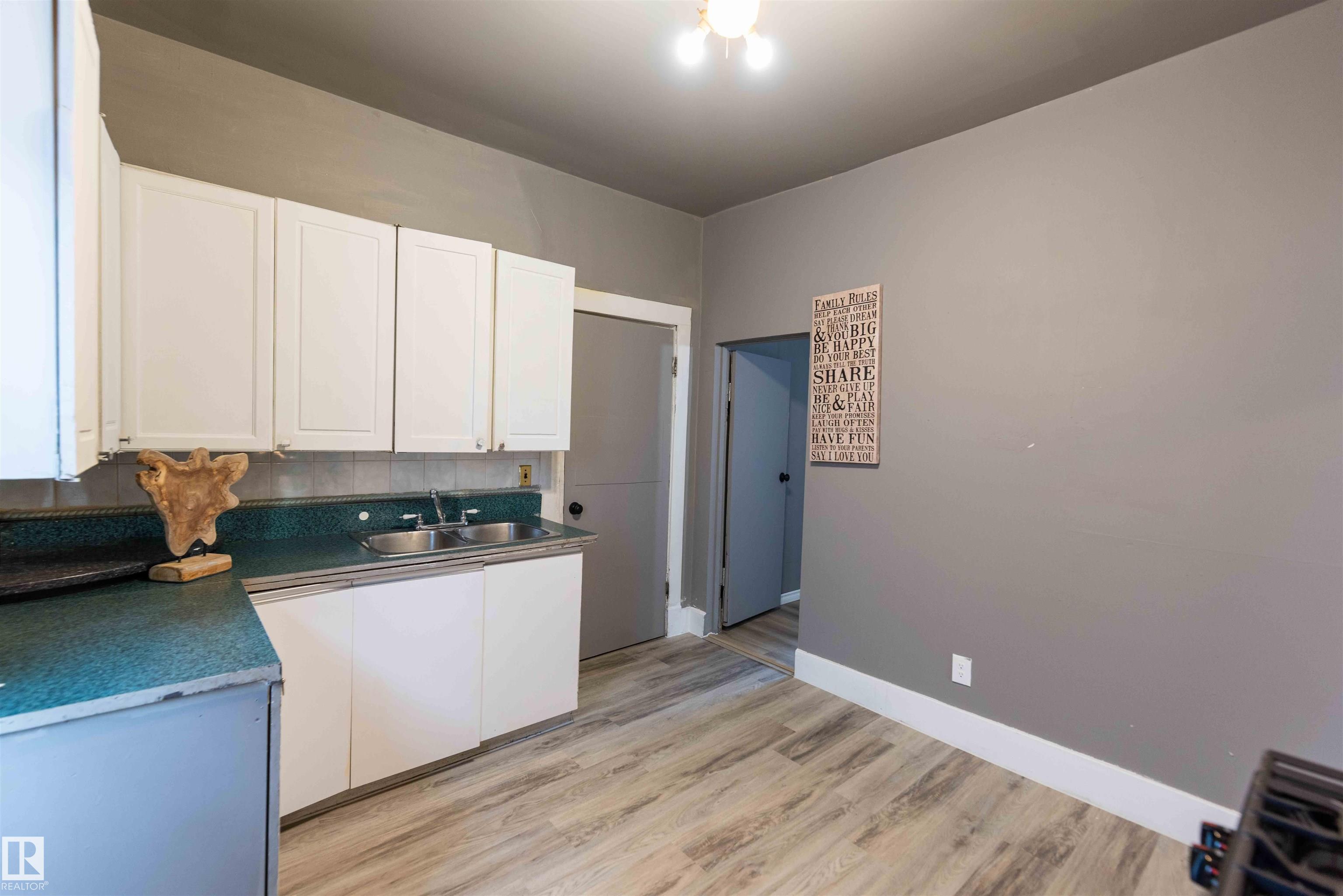 Photo 13 at 11734 87 Street NW, Parkdale, Edmonton